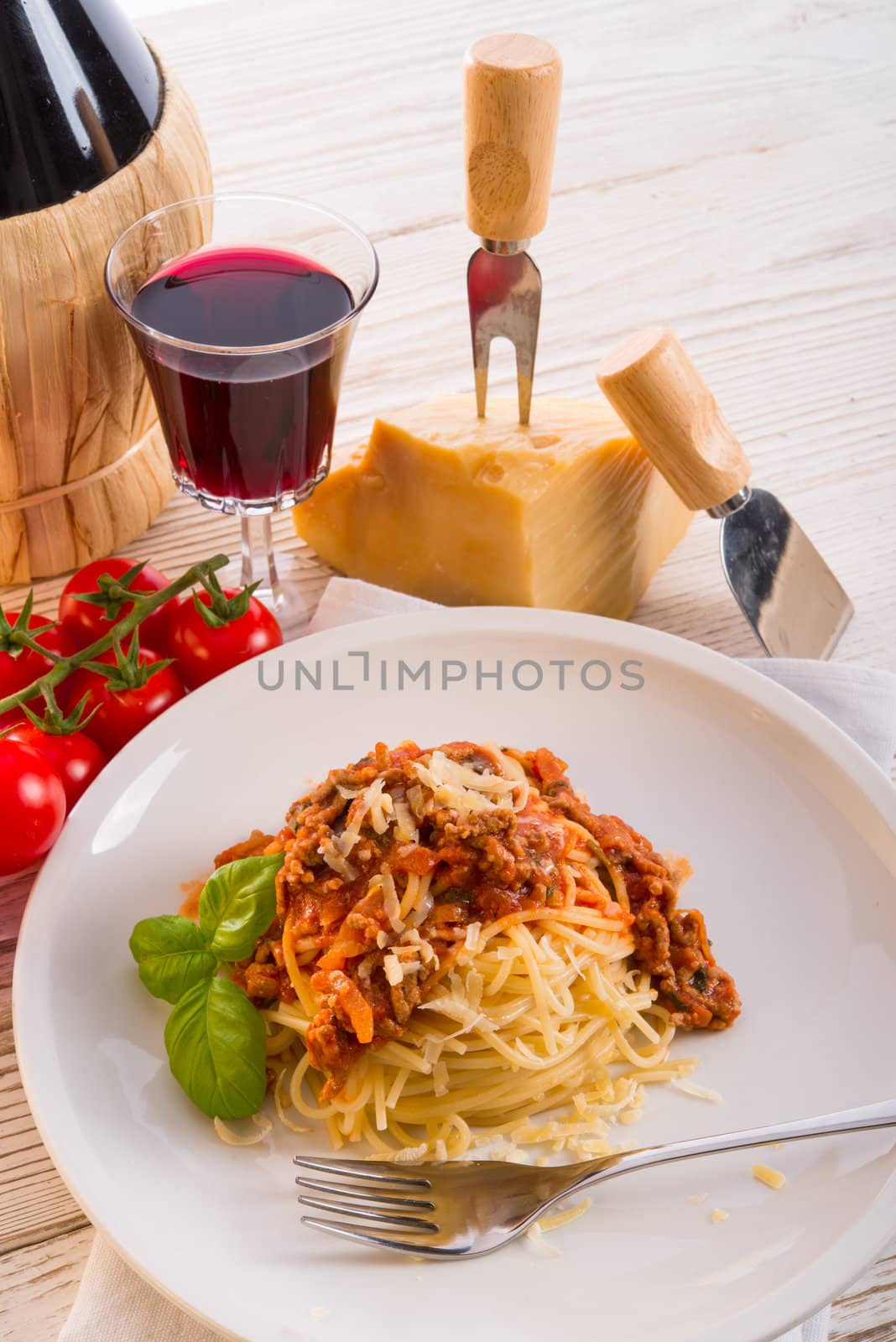 spaghetti bolognese by Darius.Dzinnik