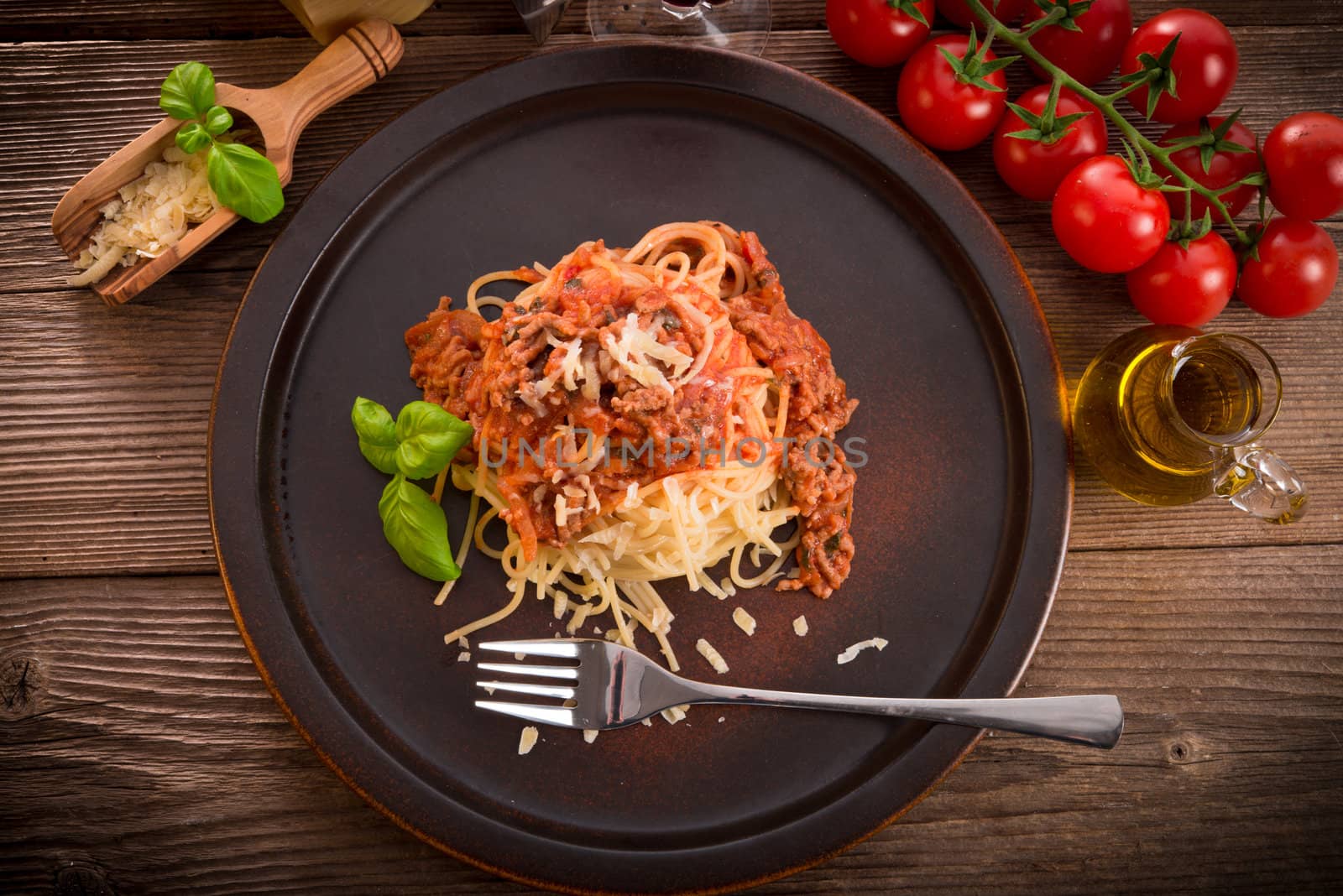 spaghetti bolognese by Darius.Dzinnik