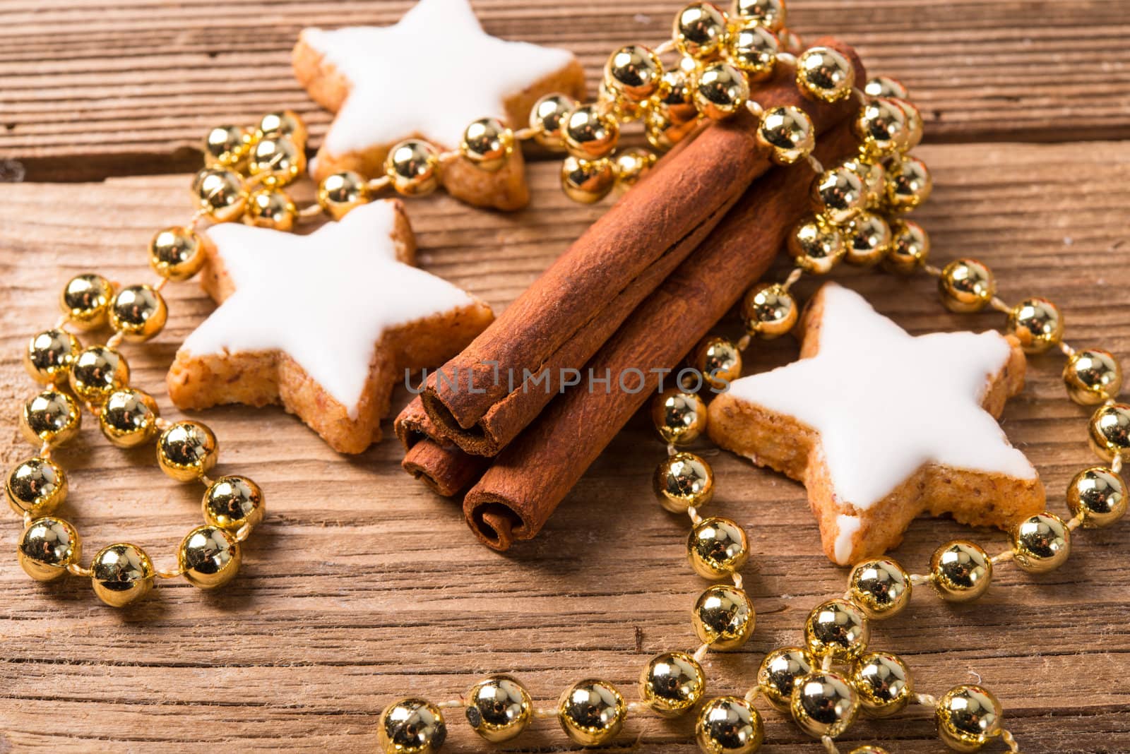 cinnamon sticks and Christmas cake