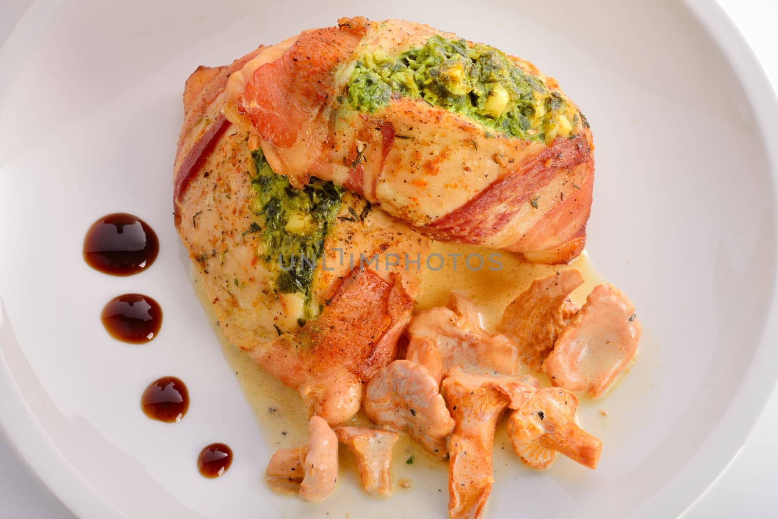full chicken's breast with ham and spinach