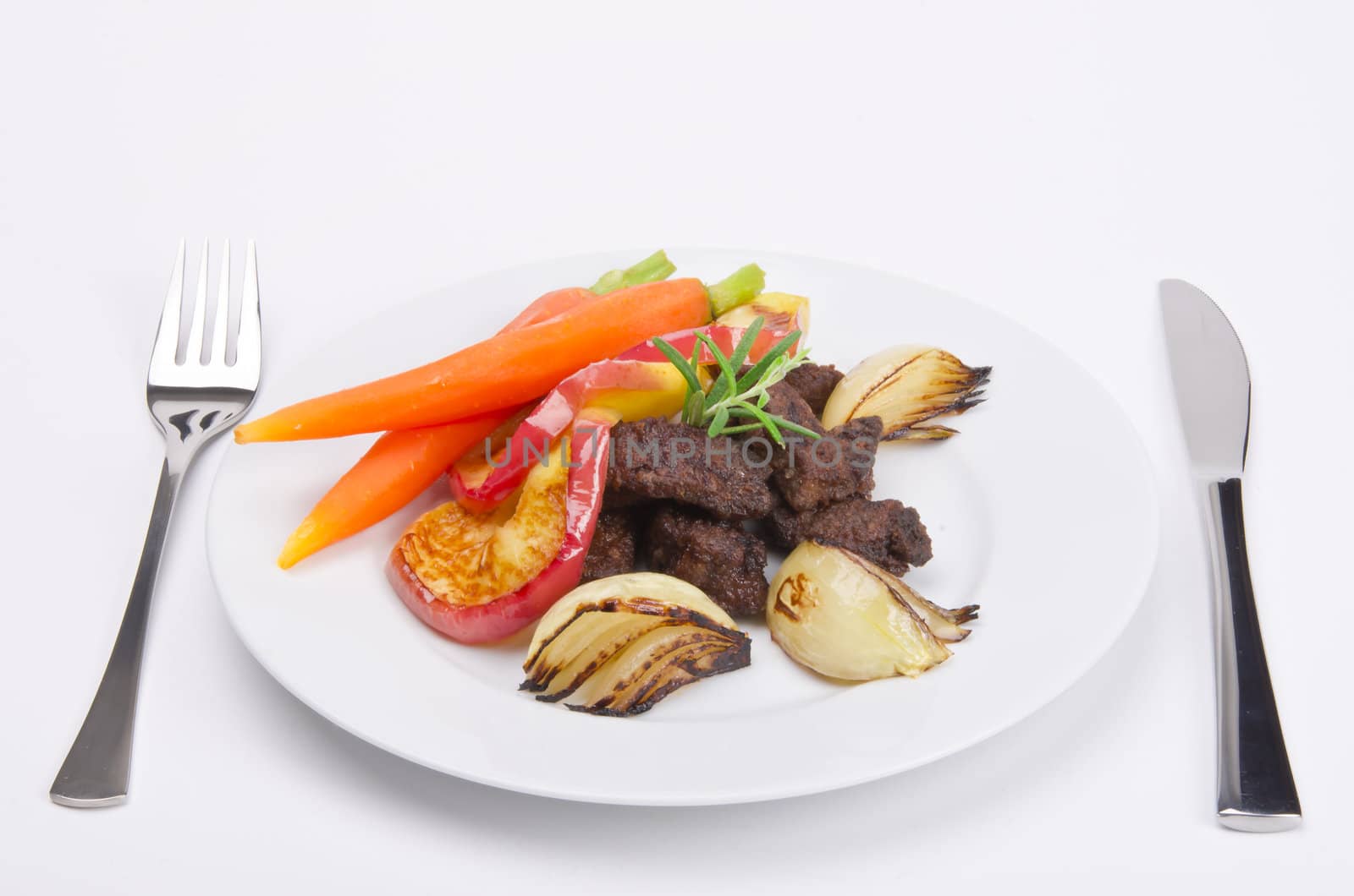 roasted liver with vegetables and apple