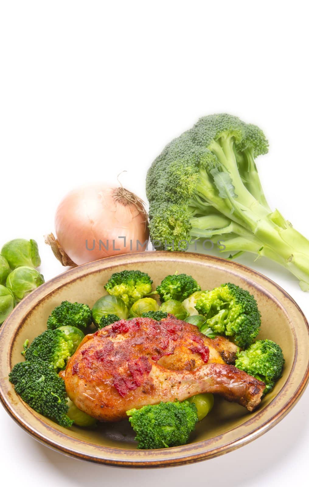 Chicken's thigh in the vegetable