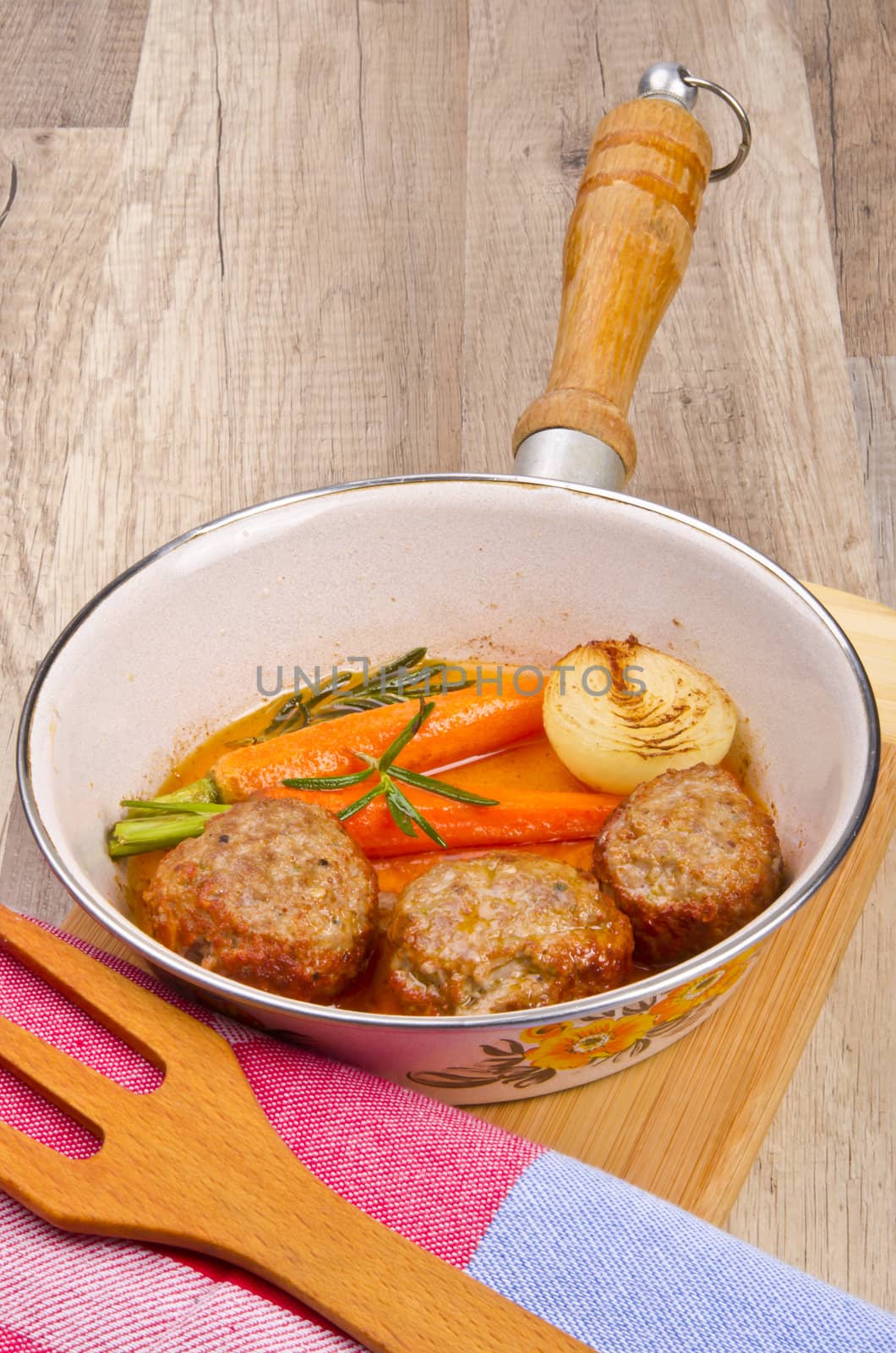 Rissoles with vegetables