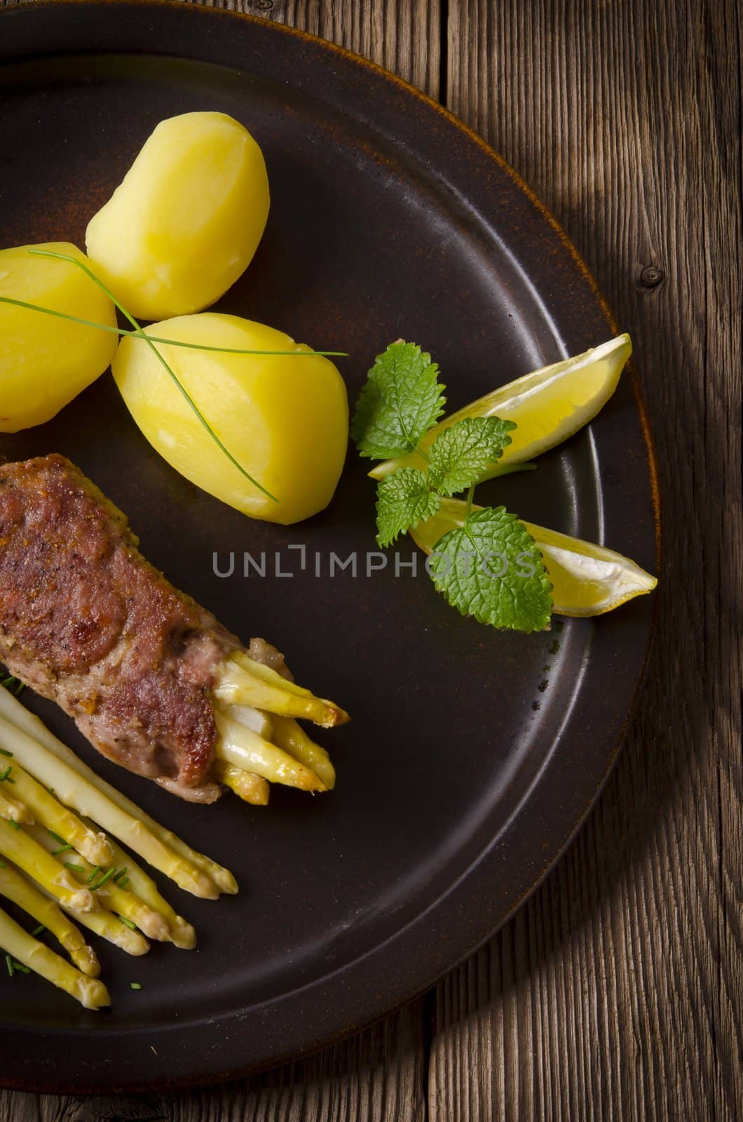 Asparagus full beefs olive of the calf by Darius.Dzinnik