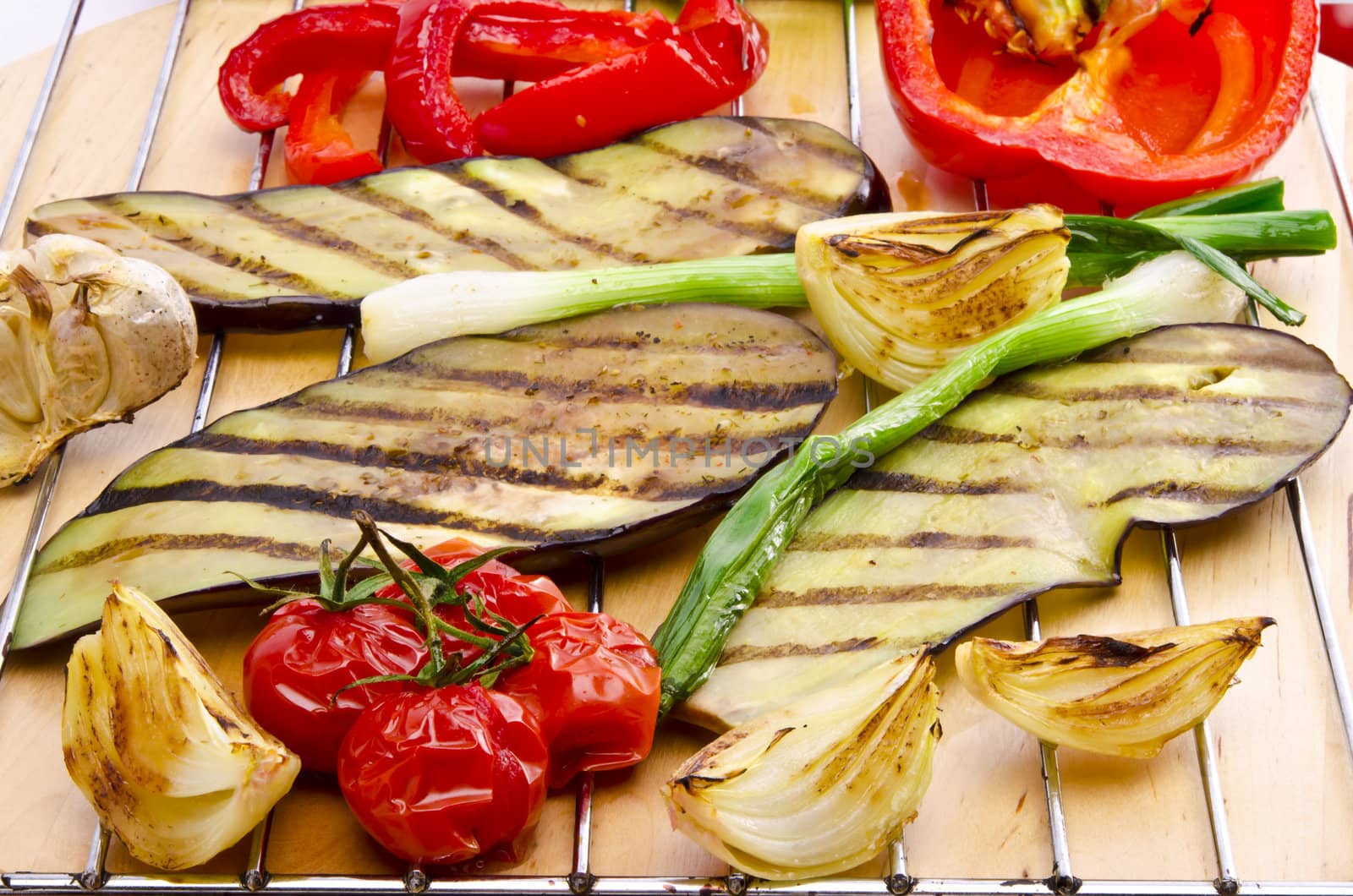 Grilled vegetables by Darius.Dzinnik