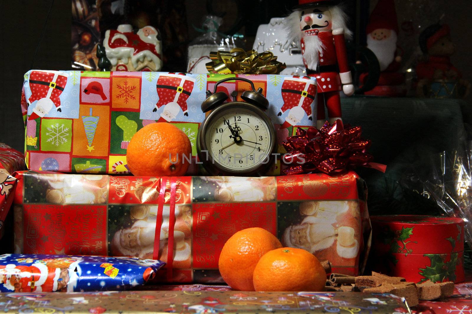 Christmas gifts and Christmas tree by tanouchka