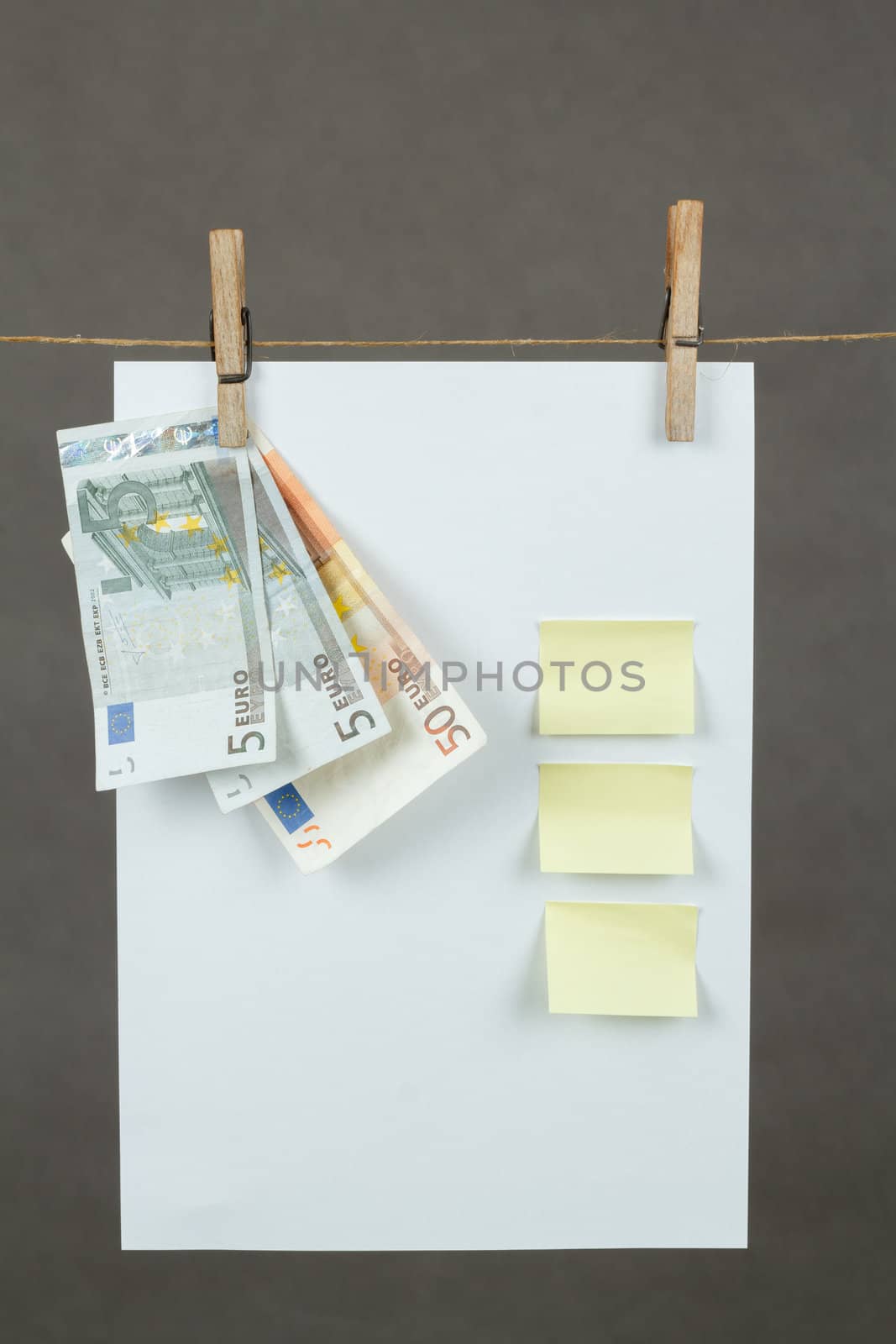Memory note paper with Euro moneys