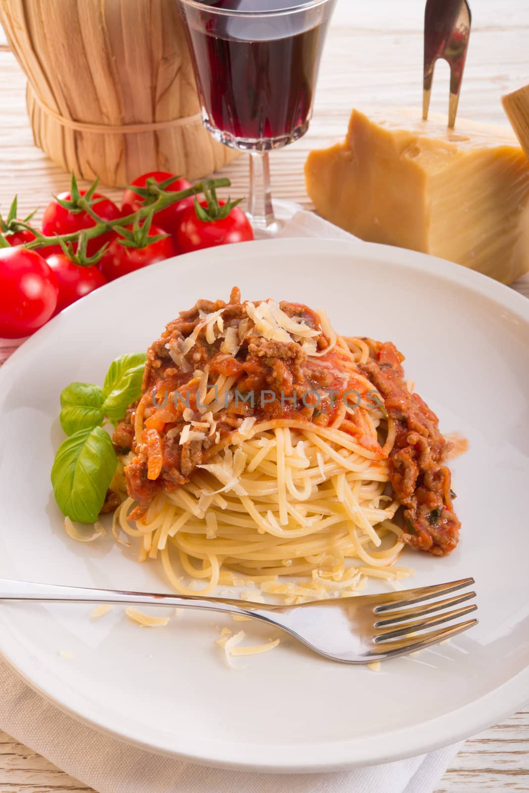 spaghetti bolognese by Darius.Dzinnik