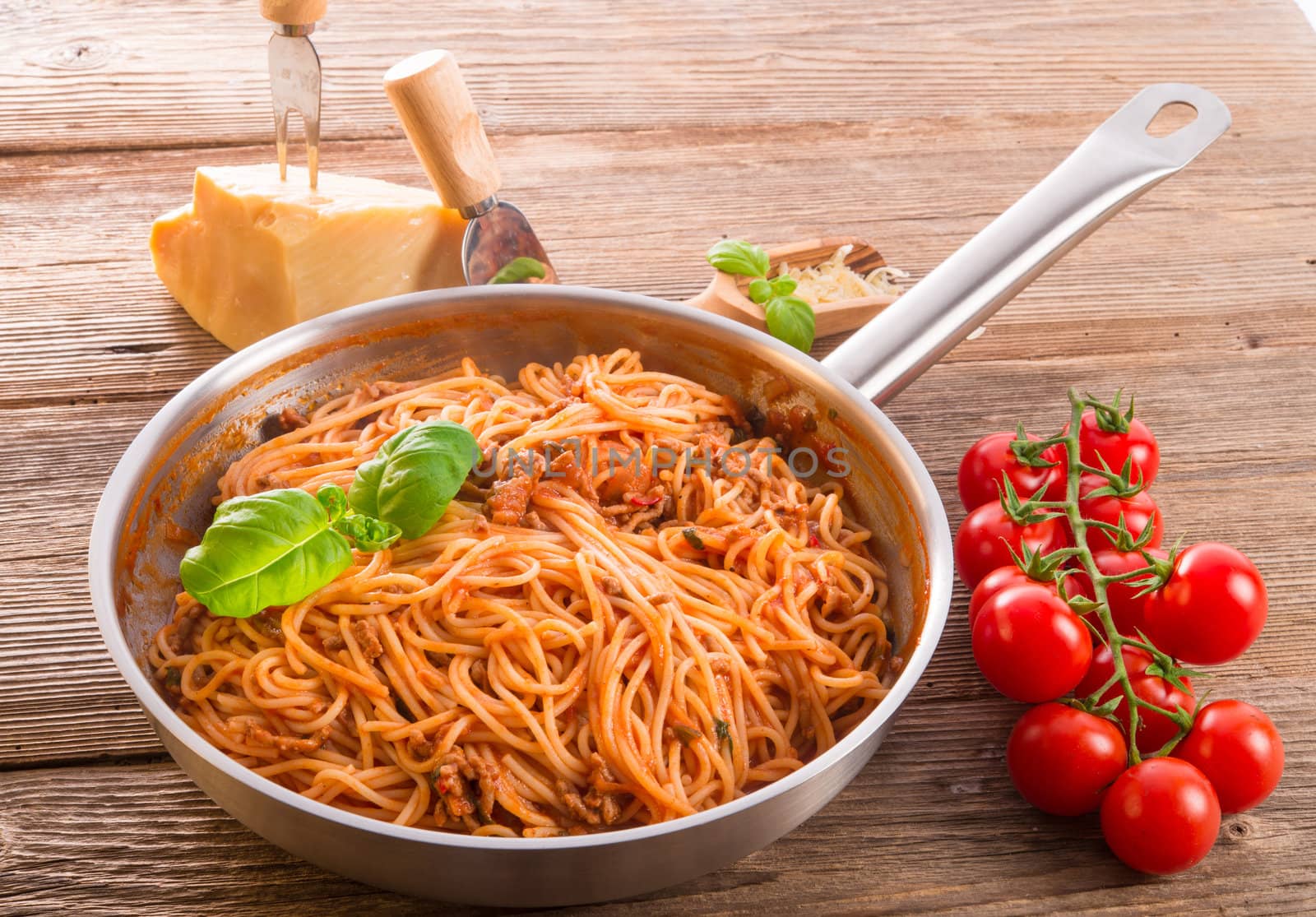 spaghetti bolognese