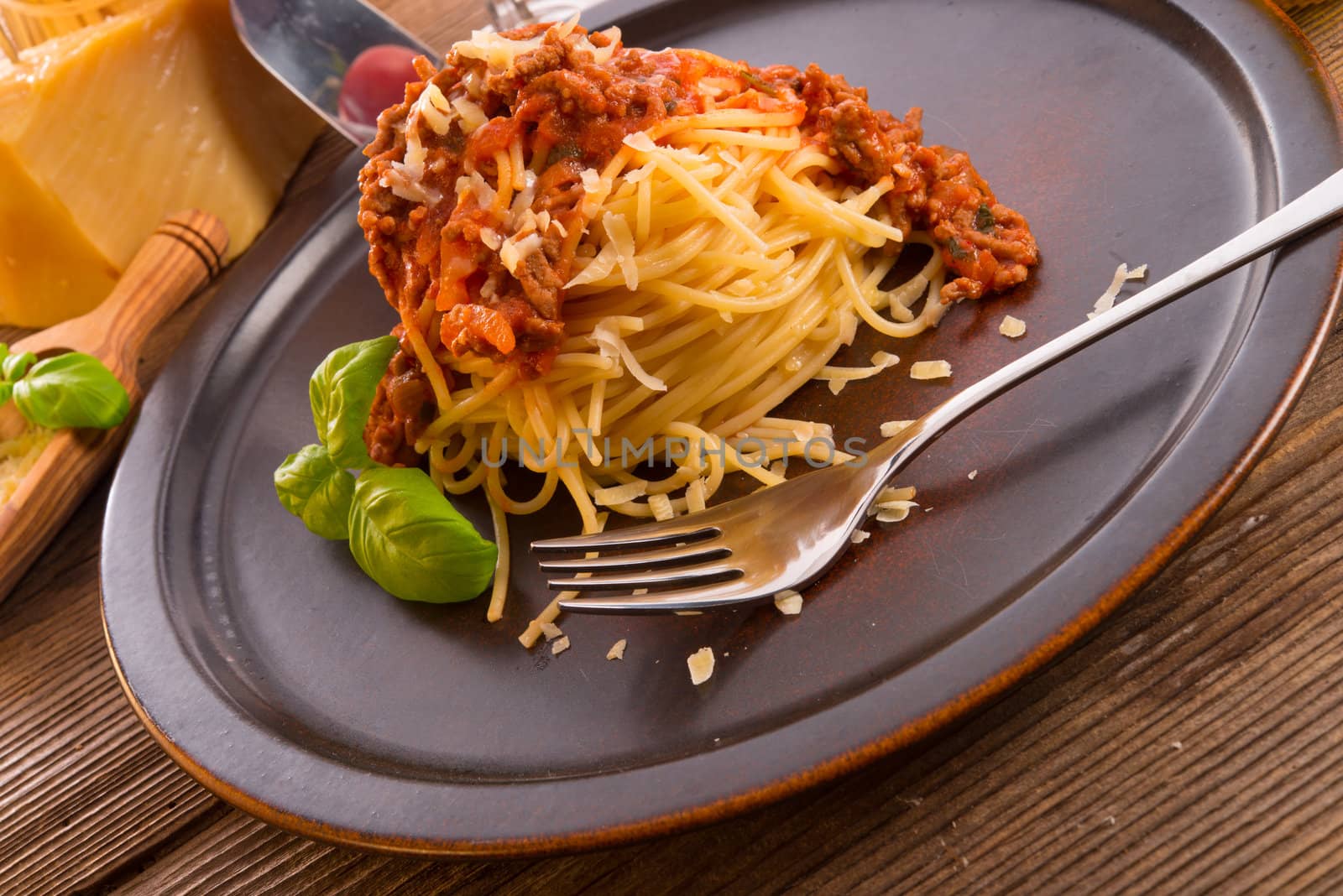 spaghetti bolognese by Darius.Dzinnik