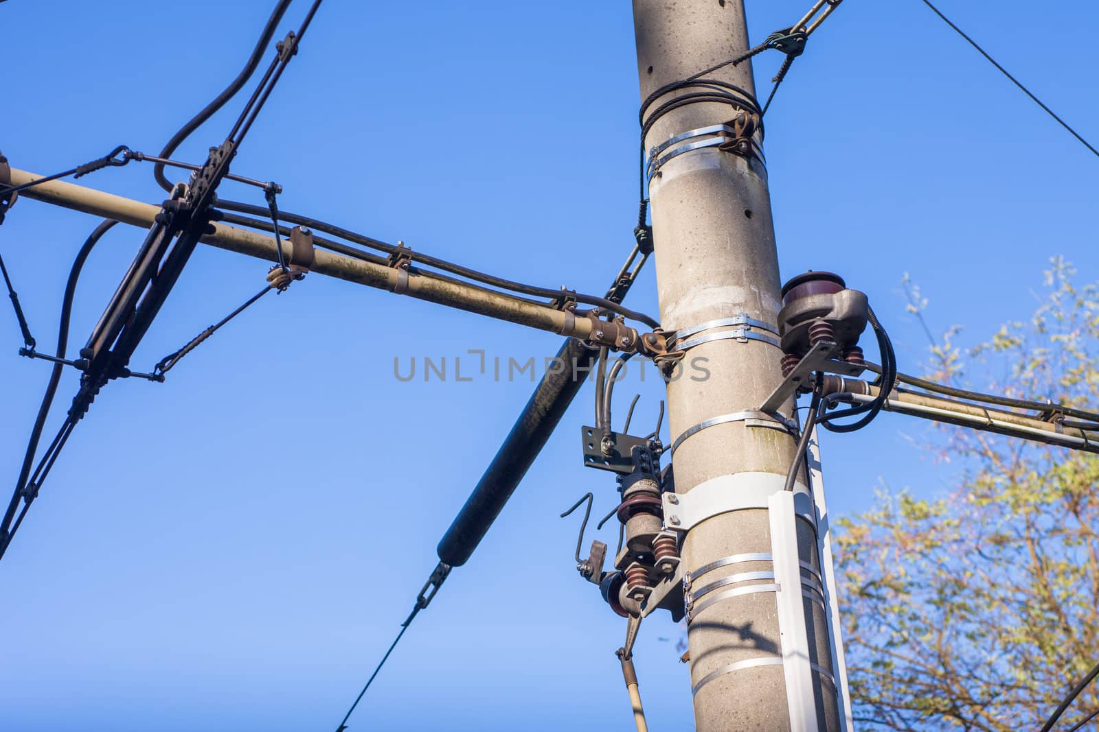 Overhead electrical power cables by edan
