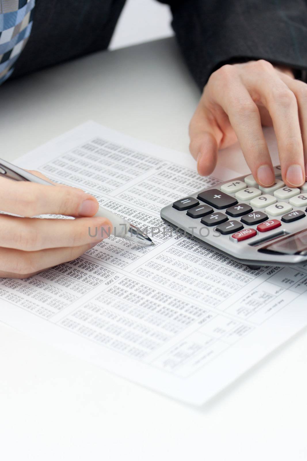 Calculating expenses, taxes and banking accounts