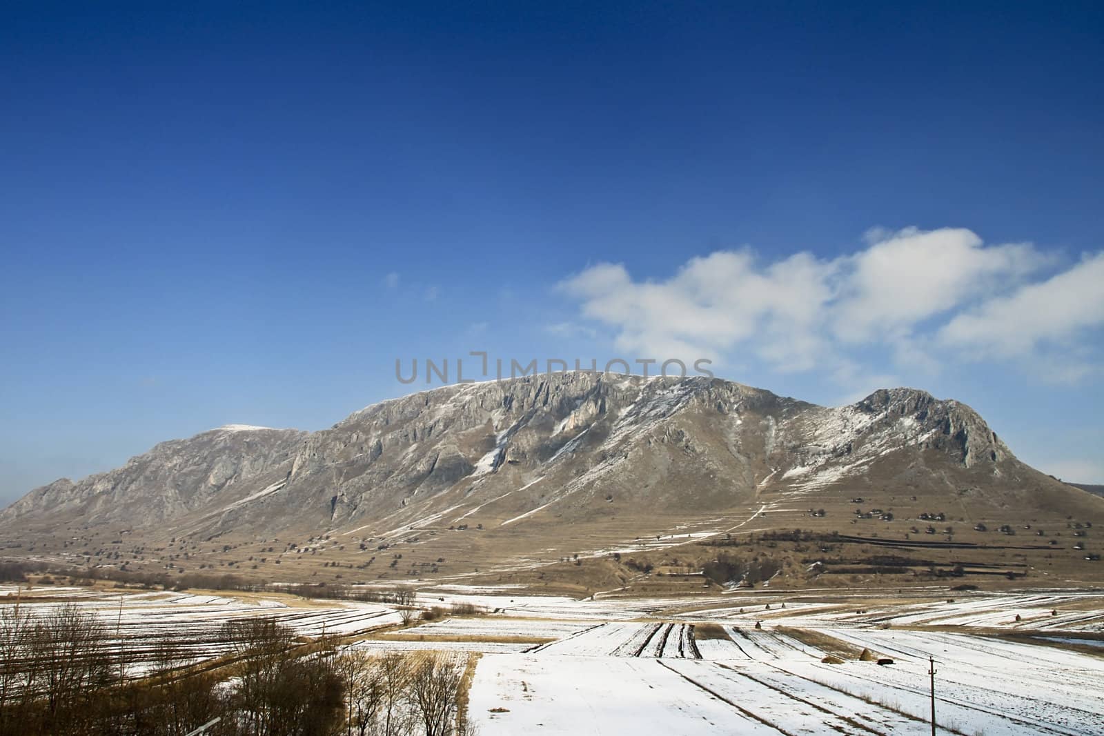 Trascau Mountains in winter by renegadewanderer