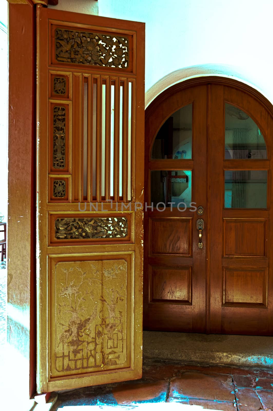 traditional chinese style wooden door