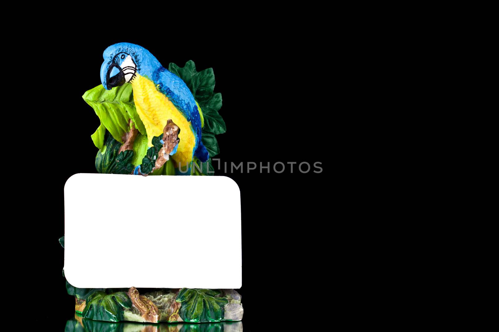 Parrot statue  by oneinamillion