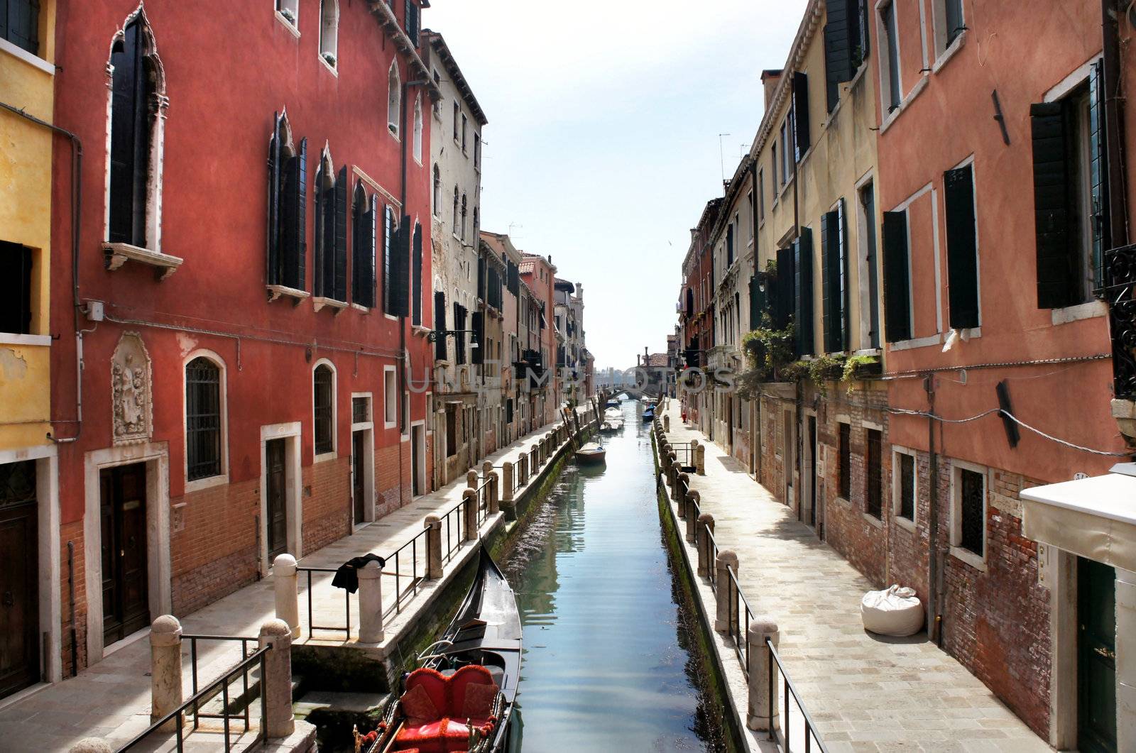 Venice canal by tanouchka