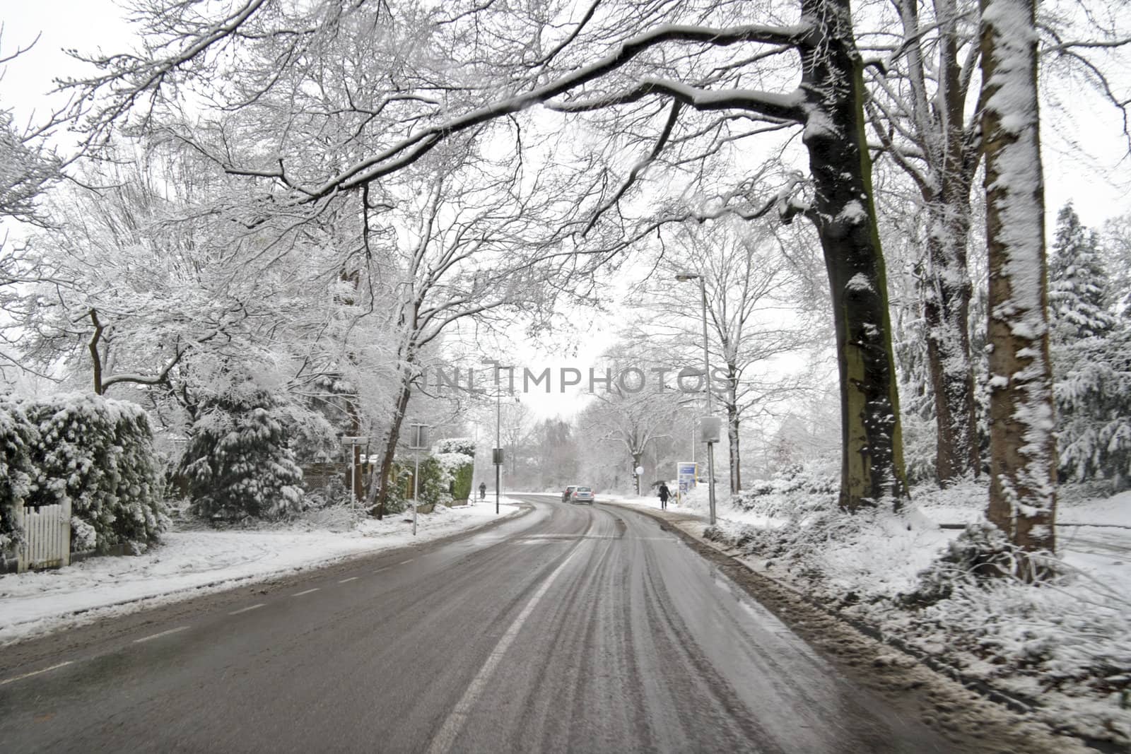 Driving in the snow in the Netherlands by devy