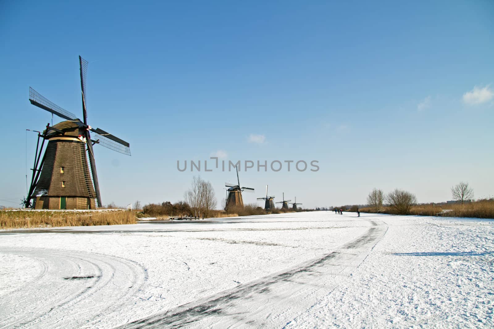 Ice skating in the countryside from the Netherlands by devy