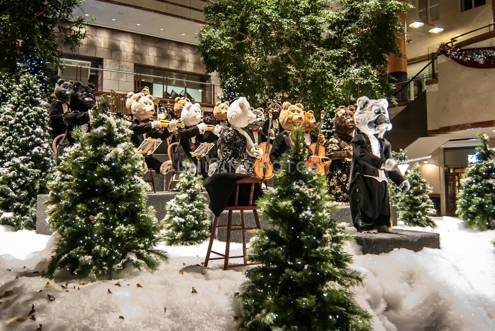 robotic bears playing at concert in the mall during christmas