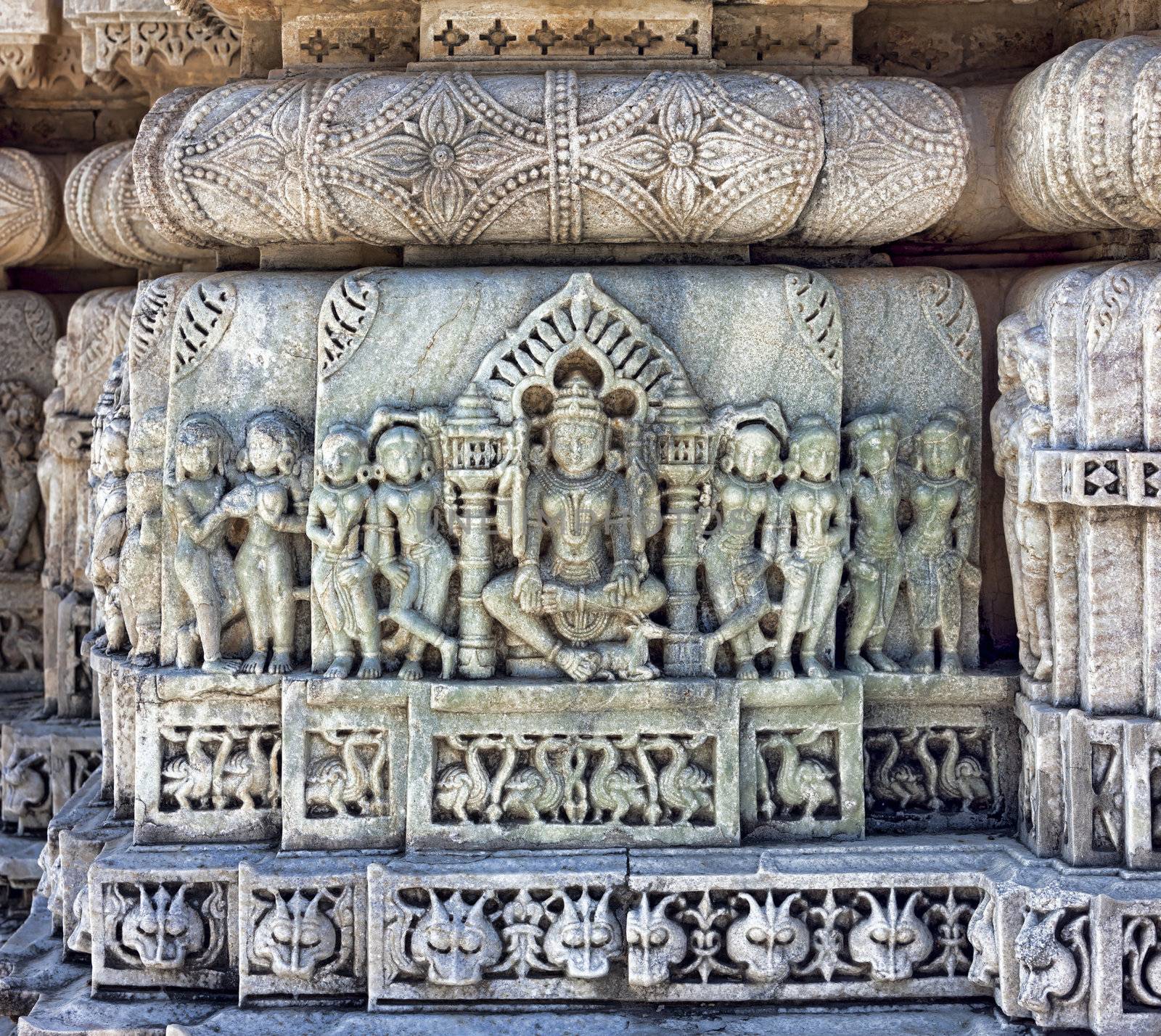  Ancient Sun Temple in Ranakpur. Jain Temple Carving.  Ranakpur, Rajasthan, Pali District, Udaipur, India. Asia.