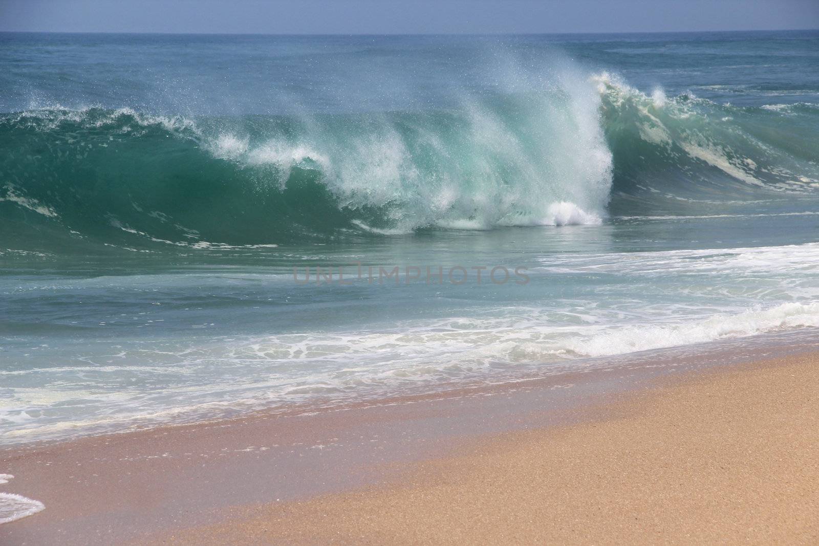 Ocean wave by tanouchka