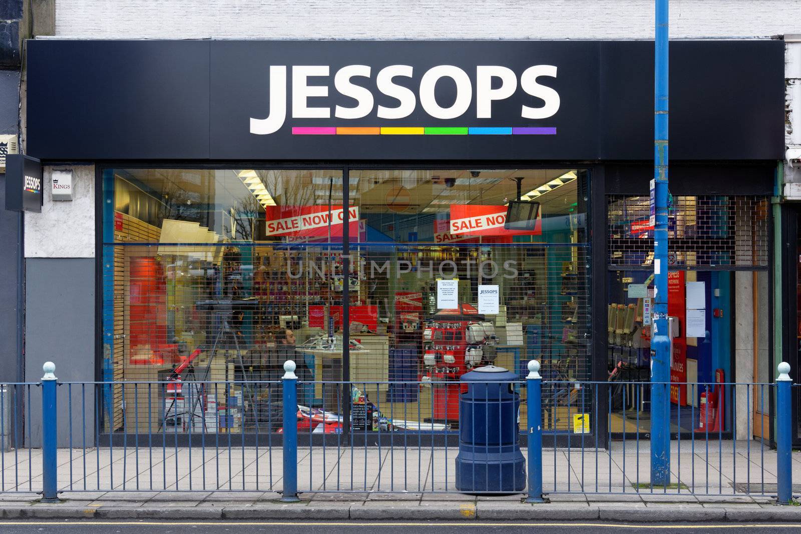 London, UK, 12th January 2013. Jessops camera store on High Street Putney  is closed. Jessops went into administration on Friday 11th January 2013 and as a result has shut all of its 187 stores. About 1370 jobs will be lost.