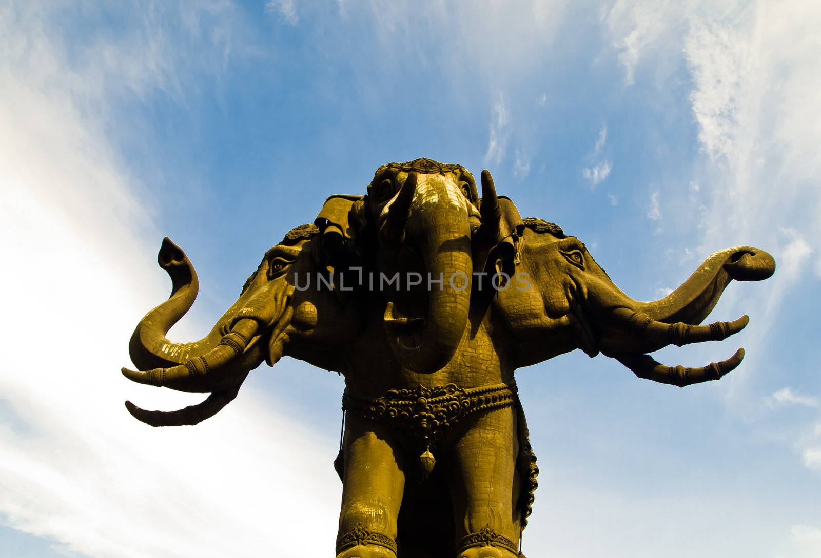 Erawan monument4