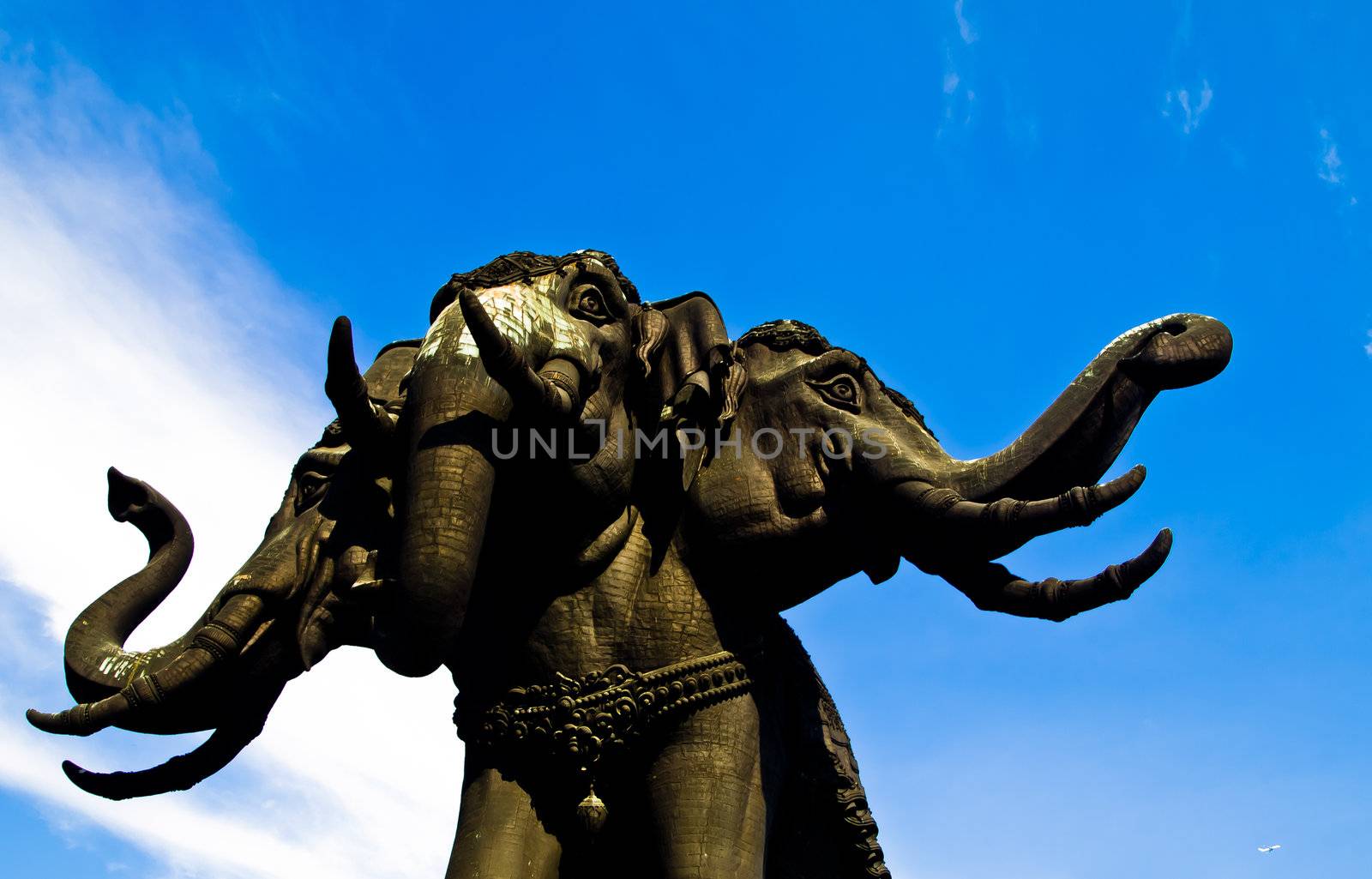 Erawan monument2