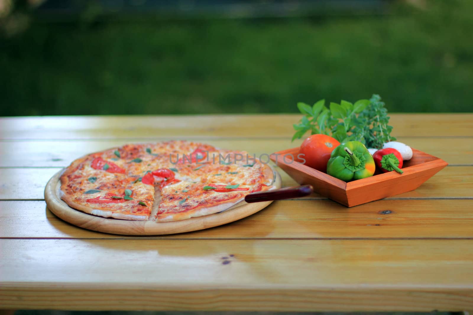 pizza and vegetables by smoxx