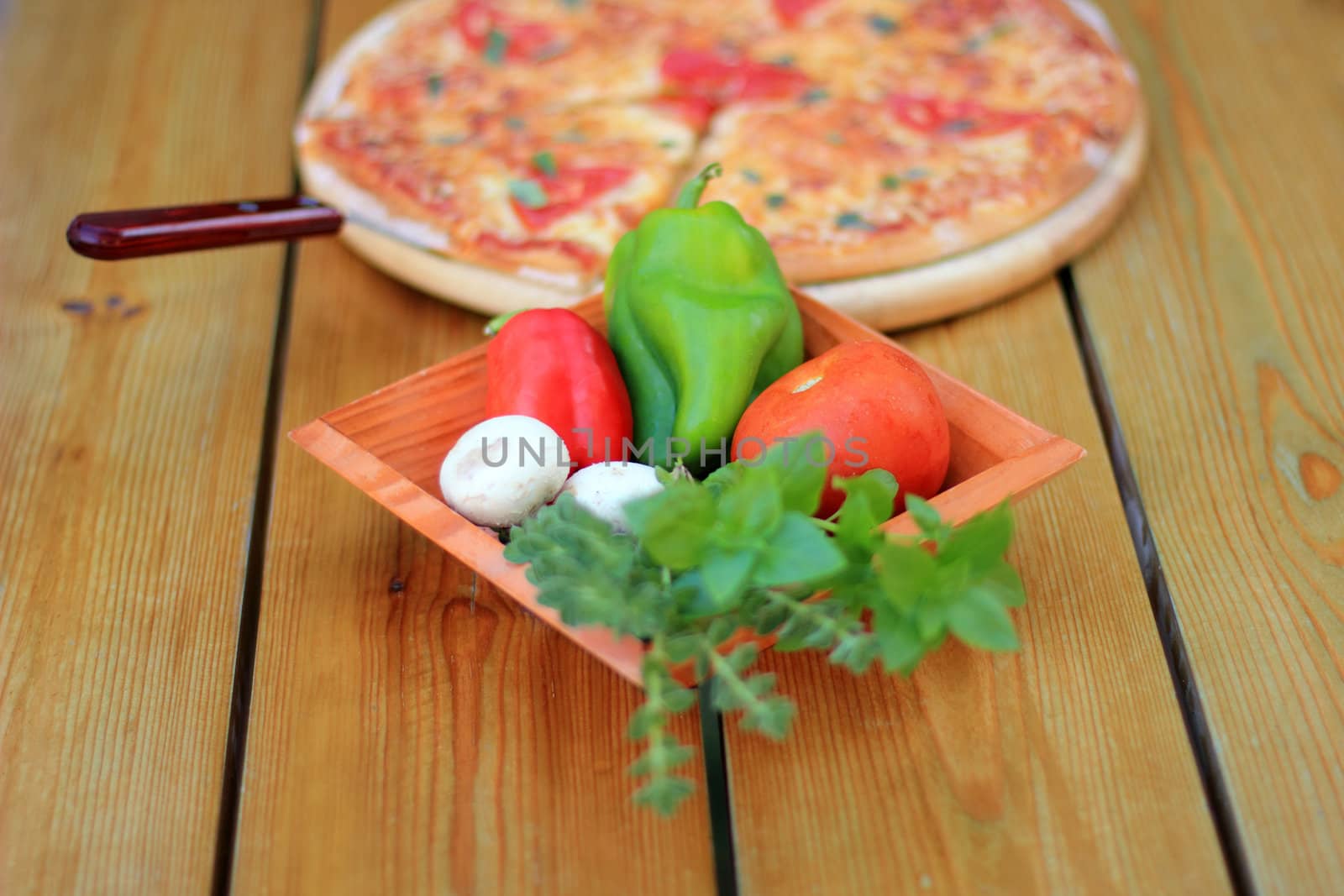 pizza and vegetables by smoxx