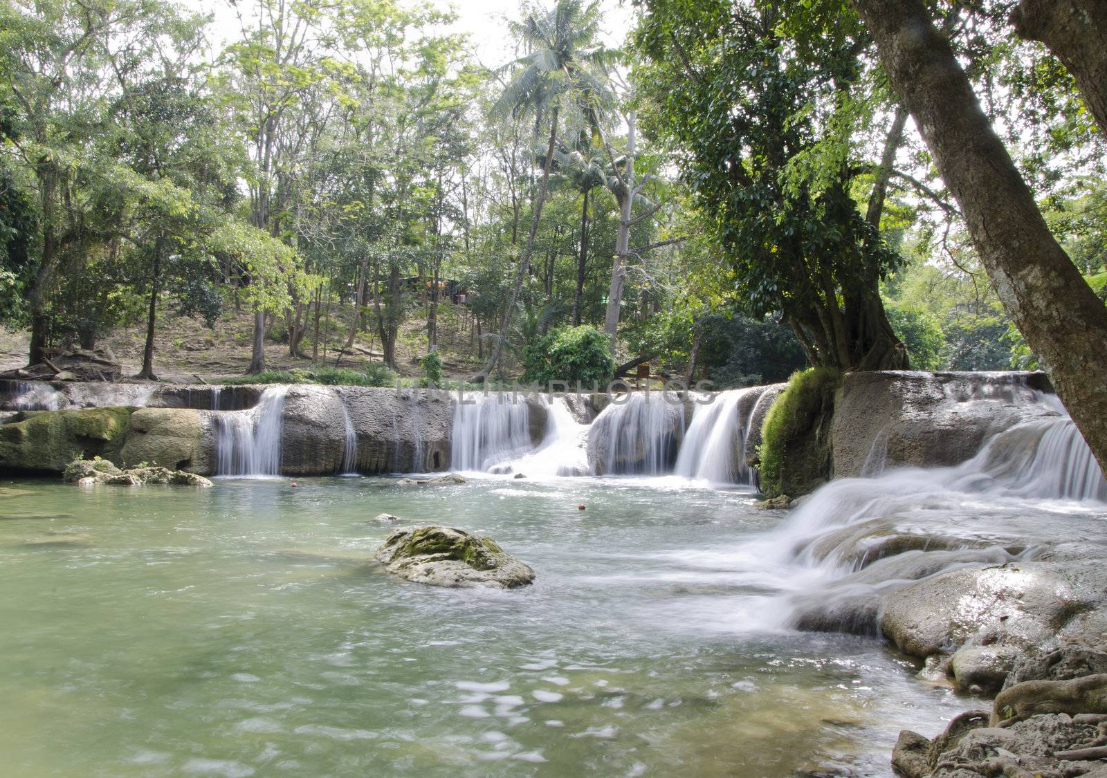 Jed Sao Noi Waterfall, Saraburi, Thailand by siraanamwong