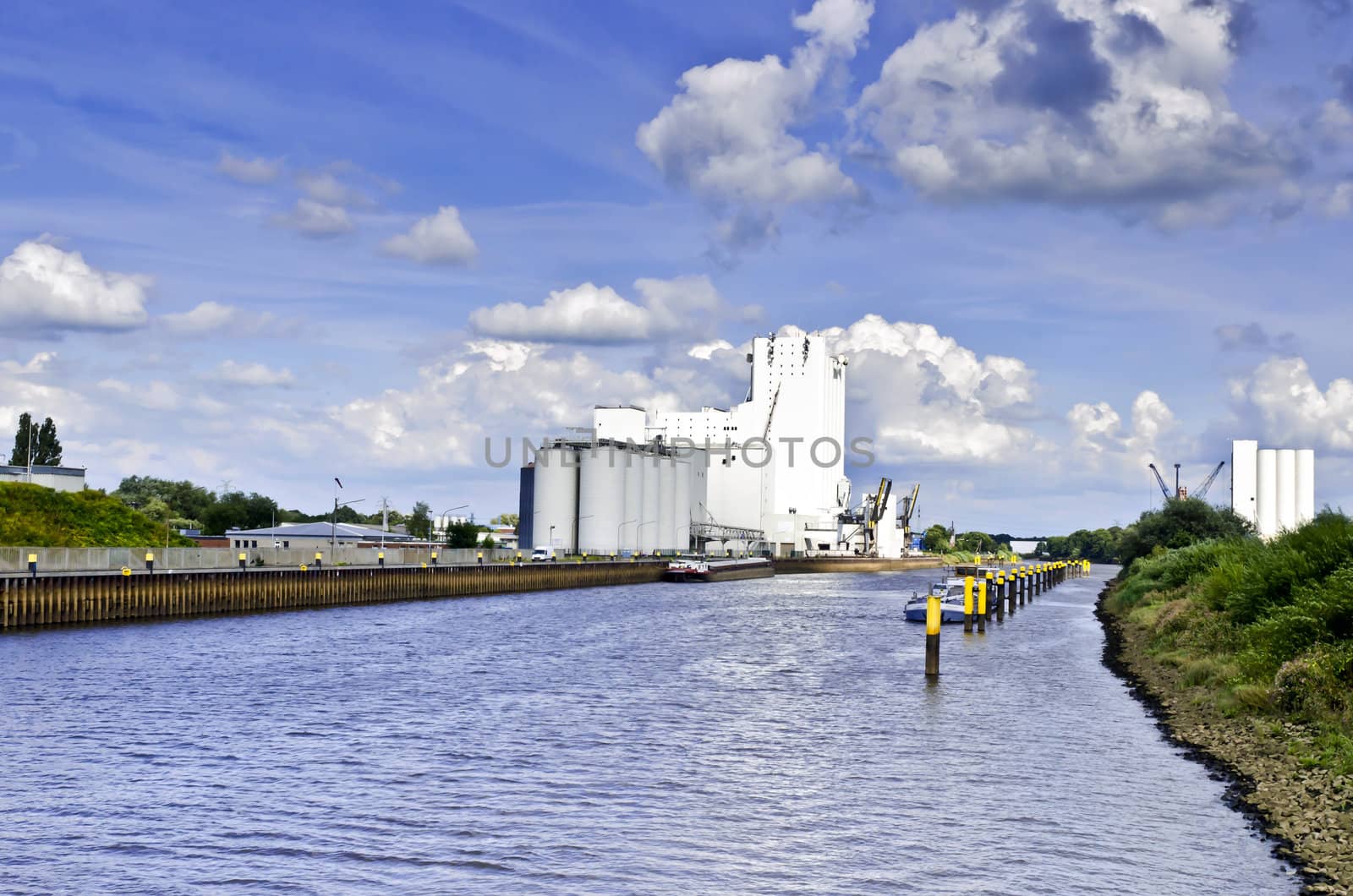  the industrial port  by Darius.Dzinnik