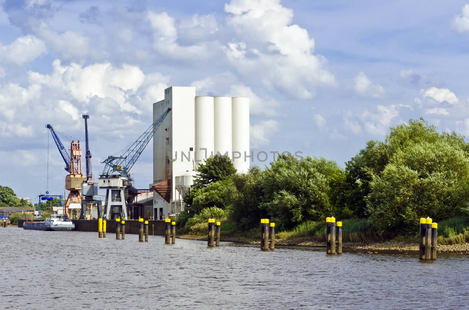  the industrial port  by Darius.Dzinnik