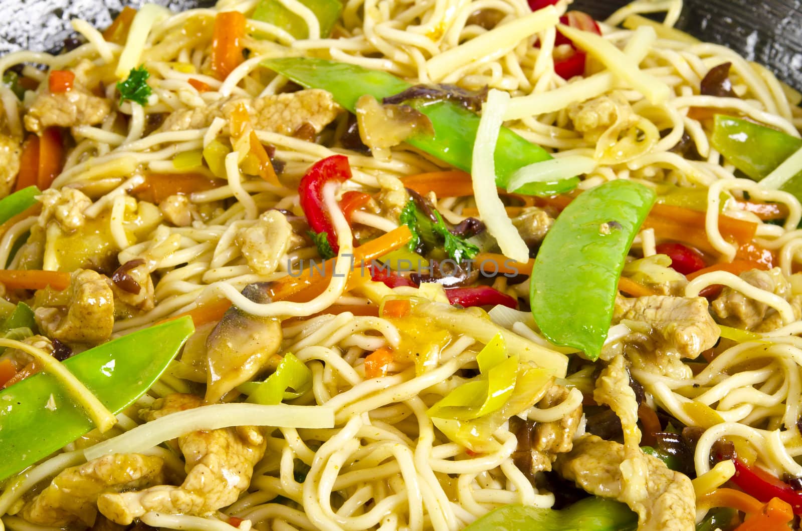 Asian noodles with meat