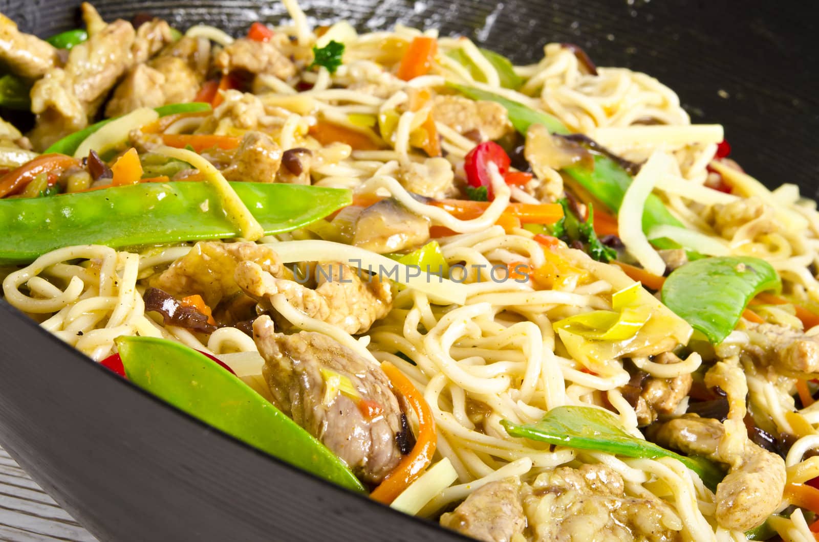 Asian noodles with meat