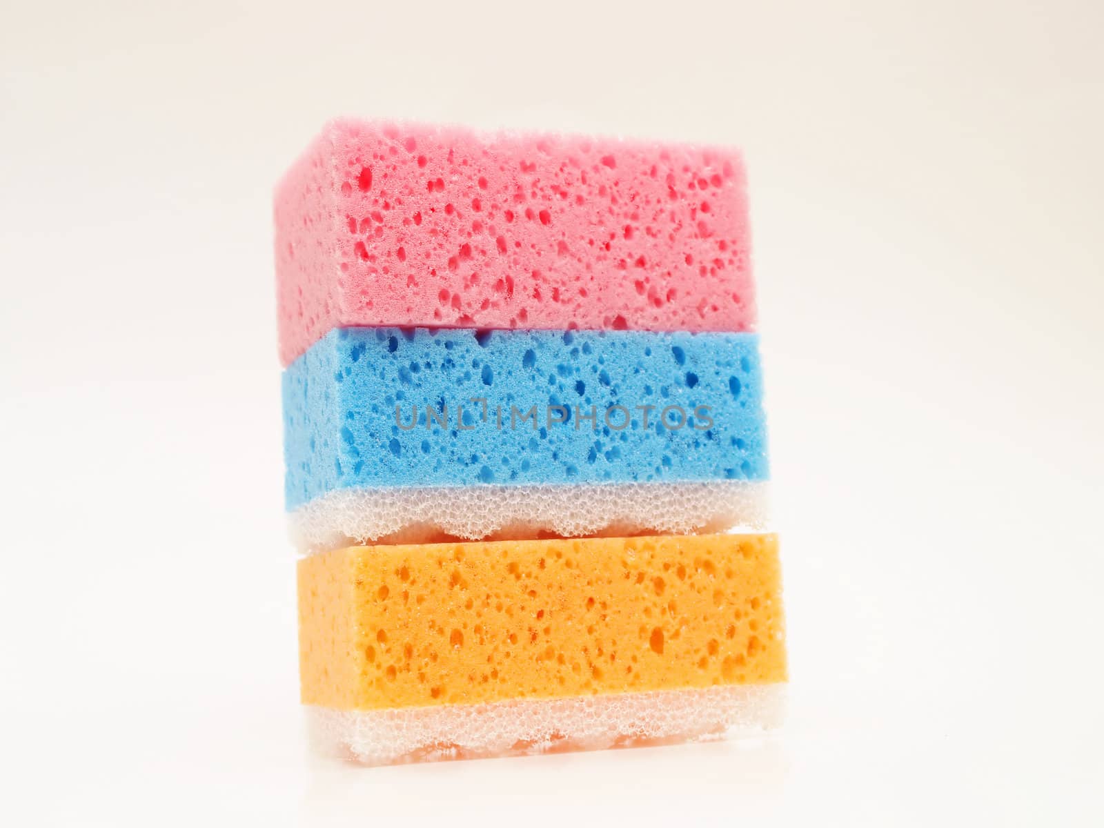 Pink, blue and orange sponge by Arvebettum