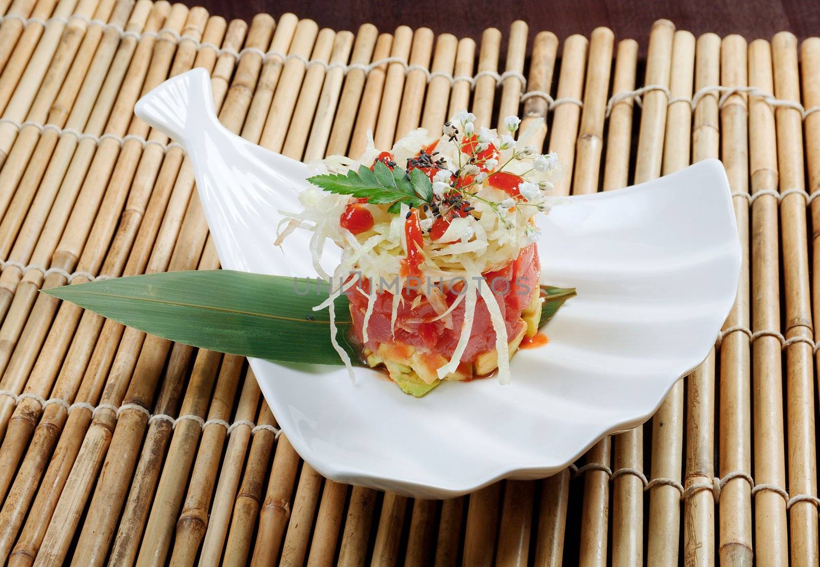chinese  salad.tuna with vegetables 