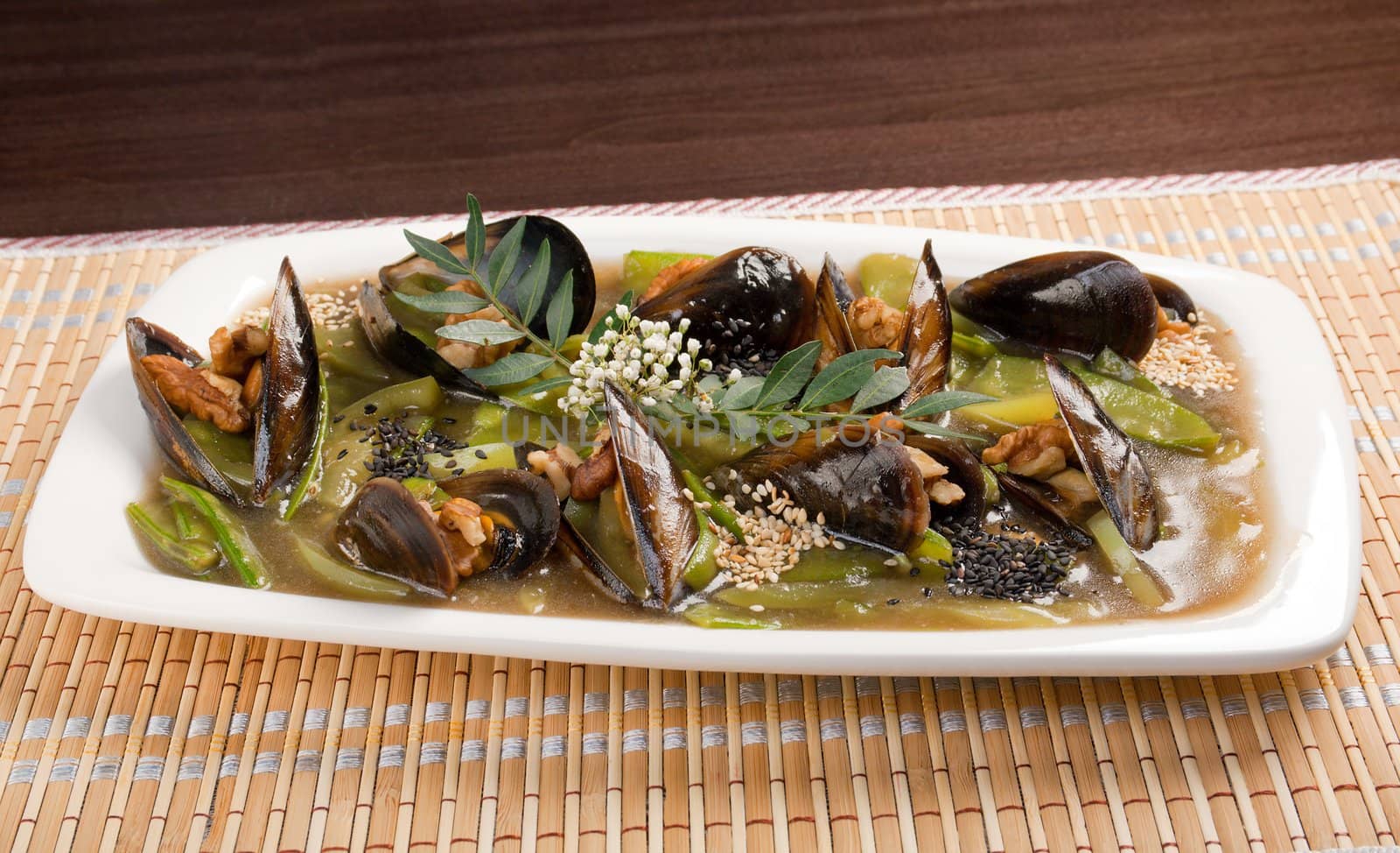 mussels with vegetable and nut.Chinese style