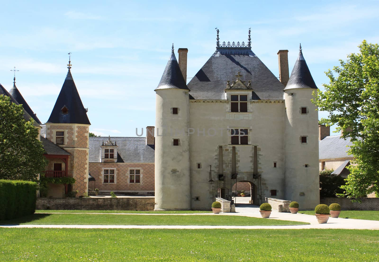 Photograph of the Castle of Chamerolles in the loiret