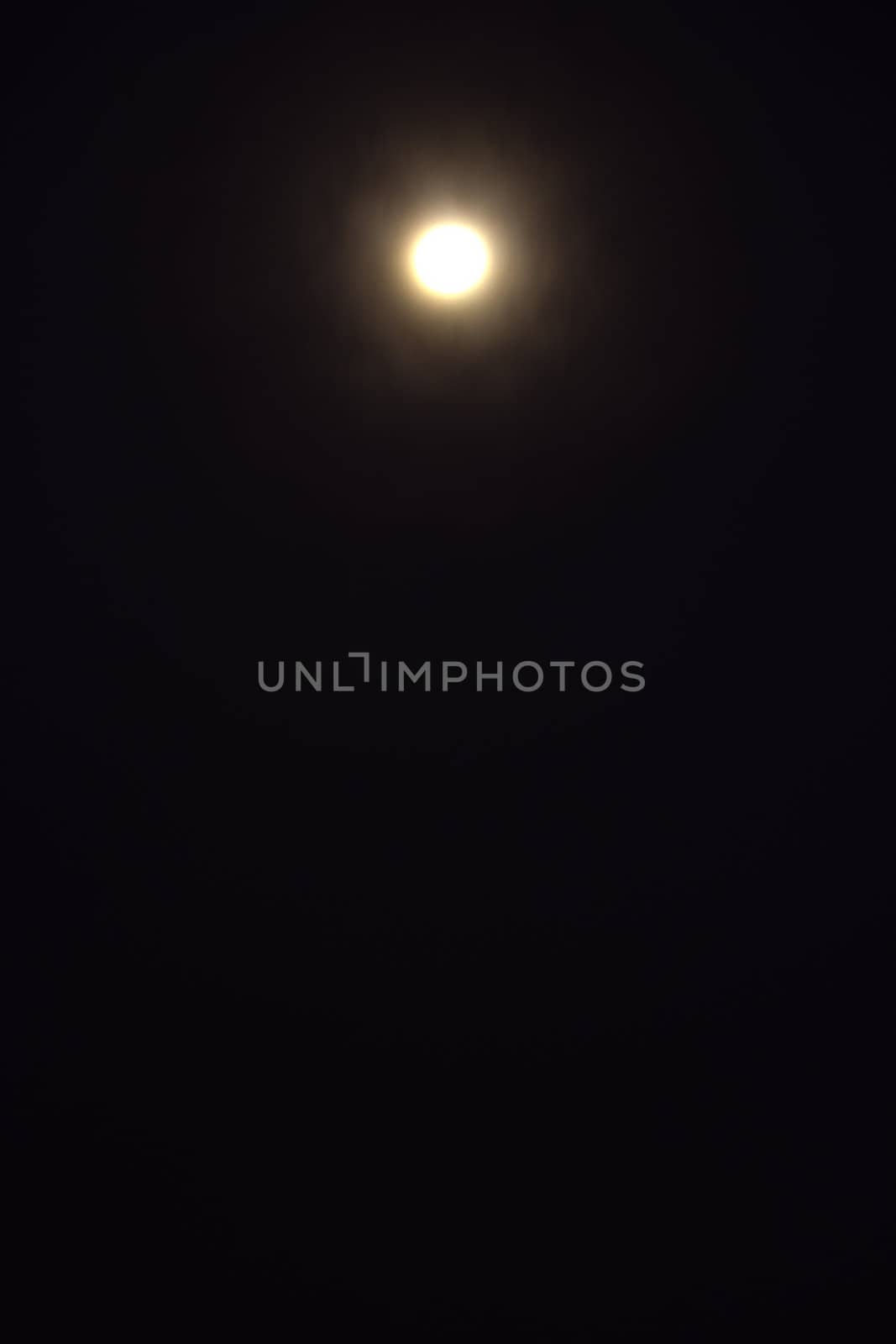 full moon by redthirteen