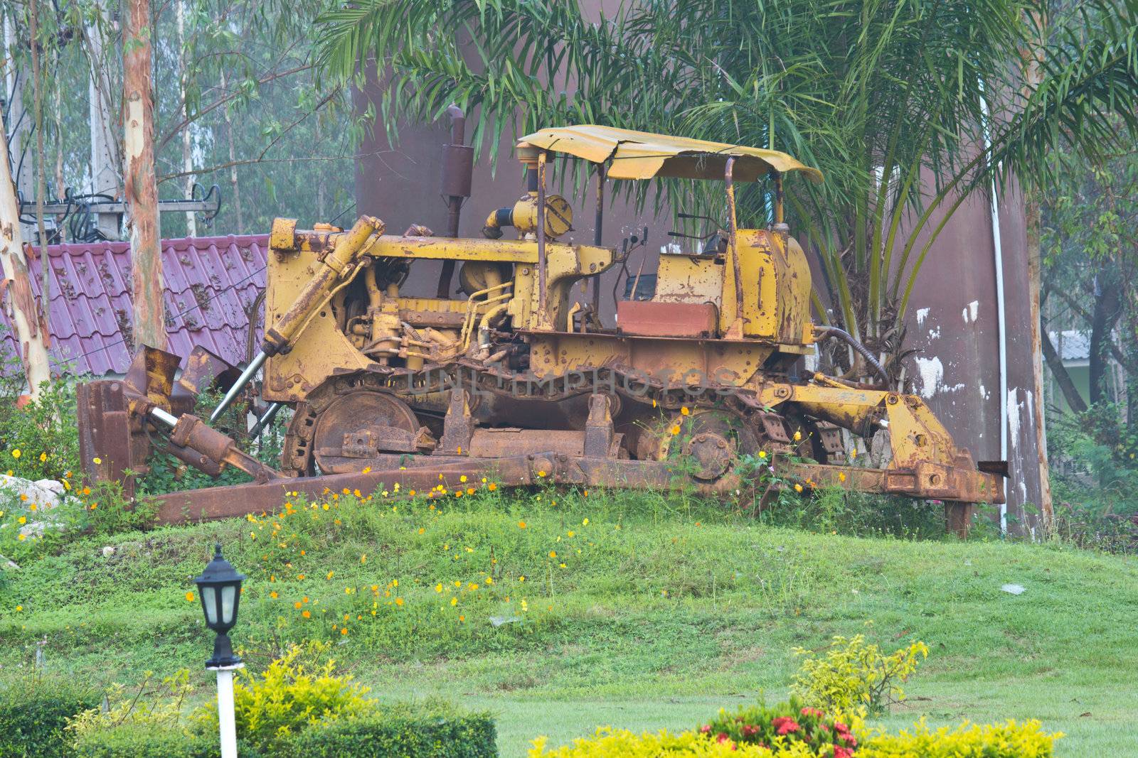 old Front End Loader by redthirteen