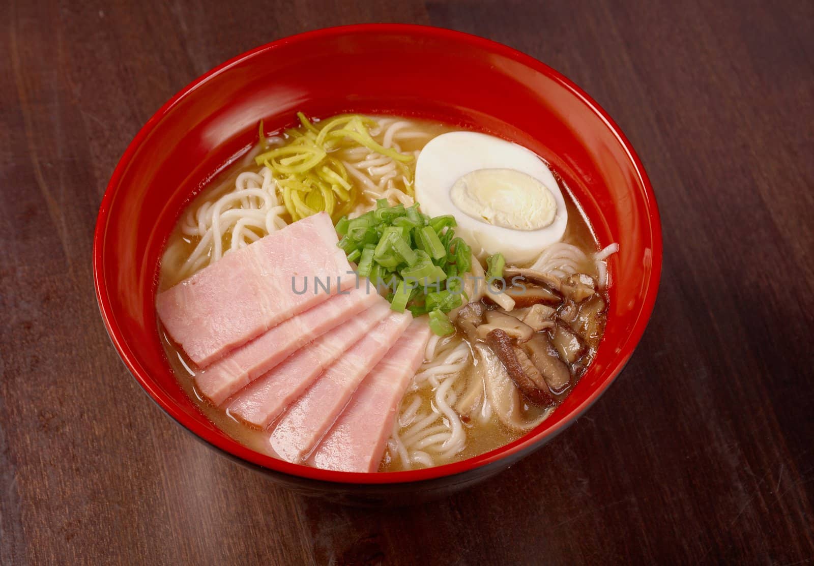 japanese ham noodles and mushroom