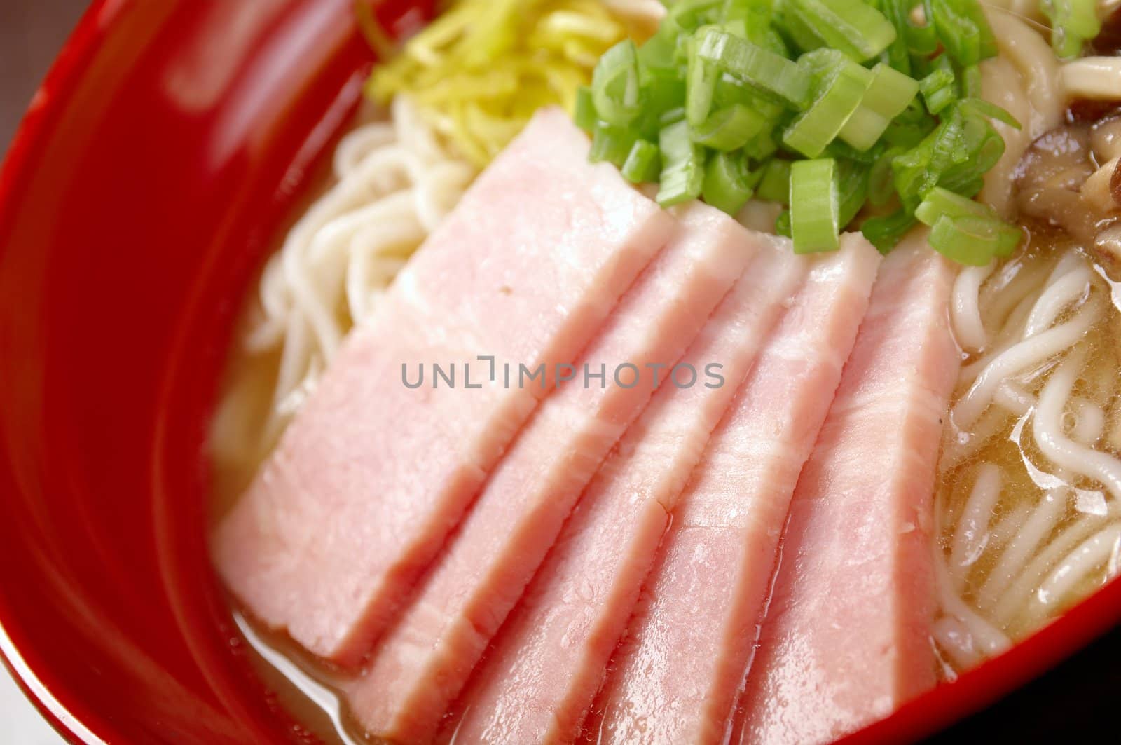 japanese ham noodles and mushroom