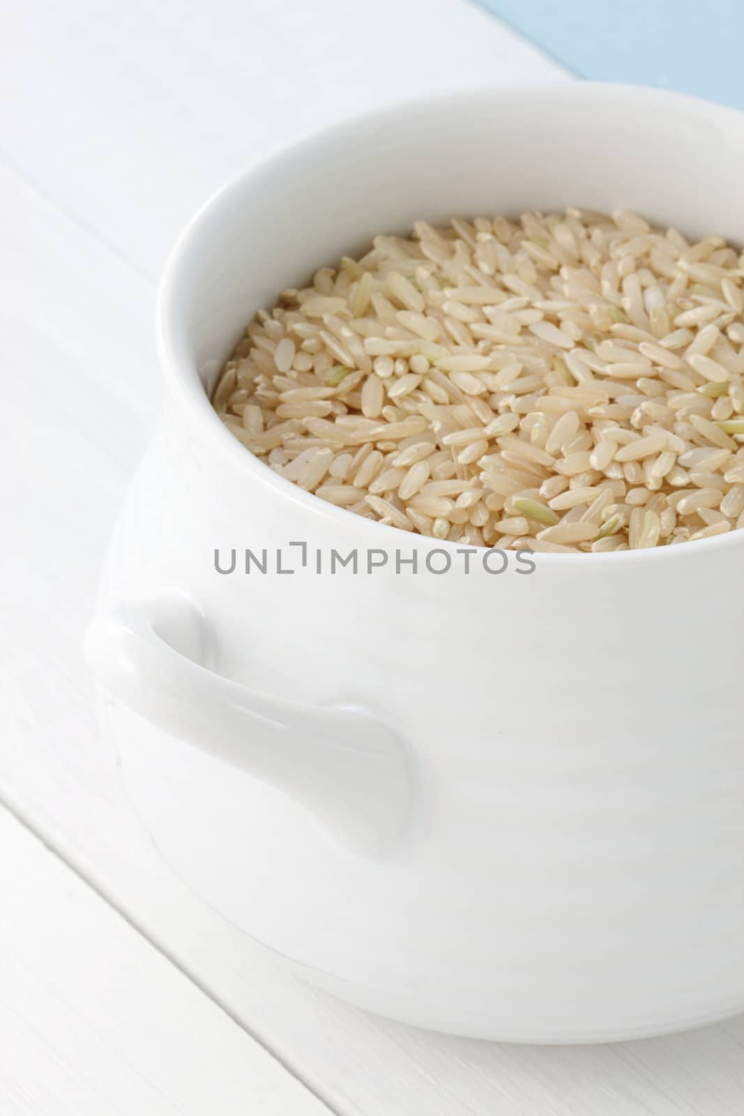 Nutritious Brown rice, whole grain, that delivers fiber and protein, is low in Saturated Fat, and very low in Cholesterol and Sodium.