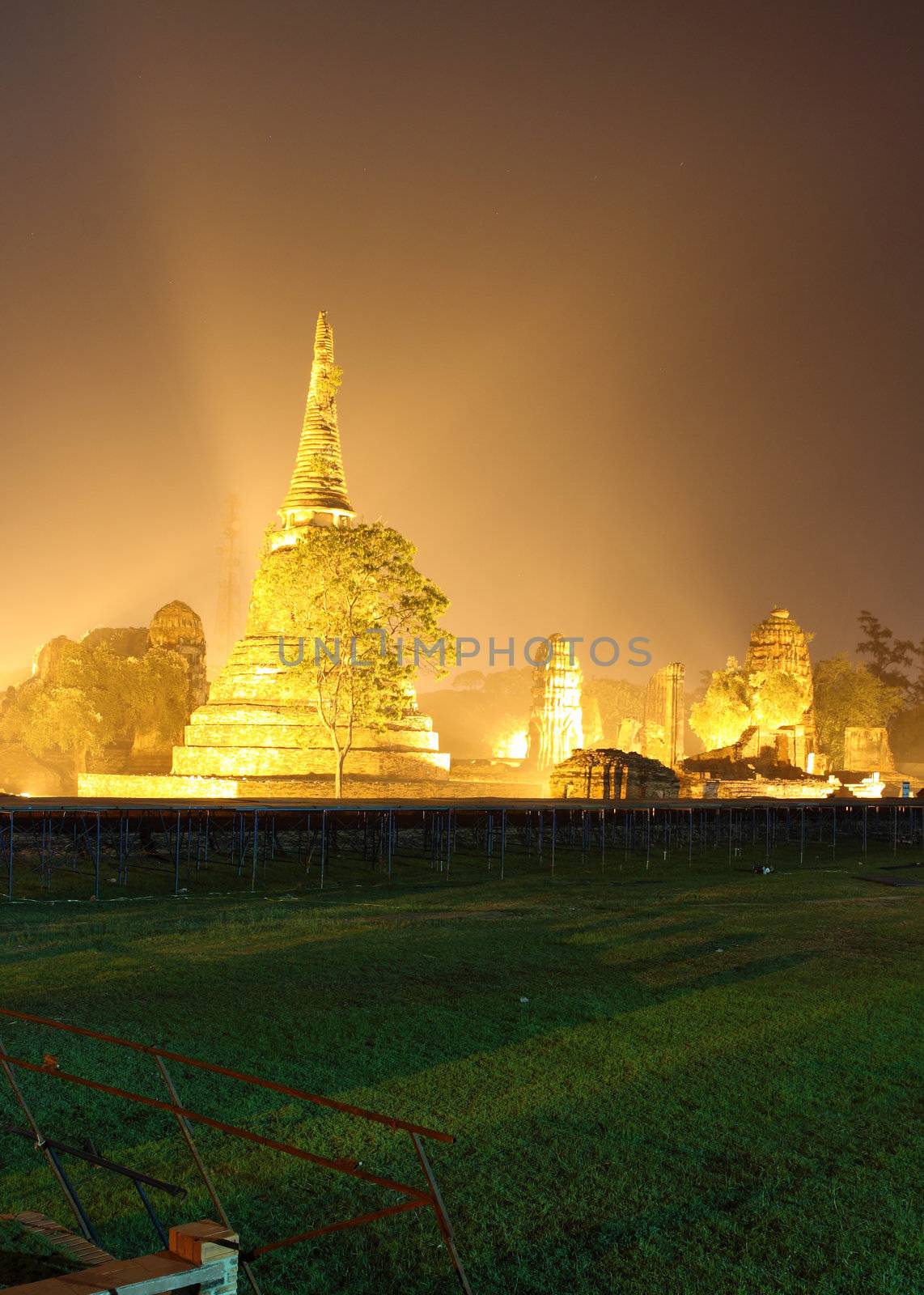 the historical temple in Ayutthaya, Thailand by geargodz