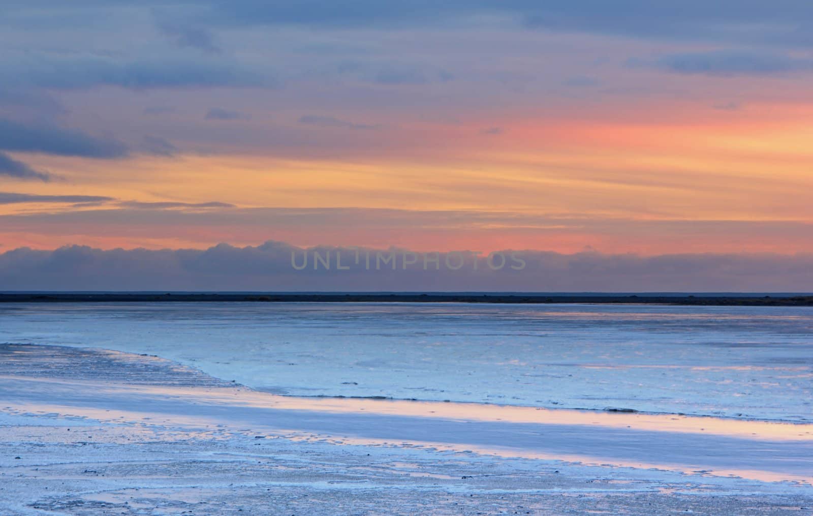 Frozen coast in Iceland by olliemt