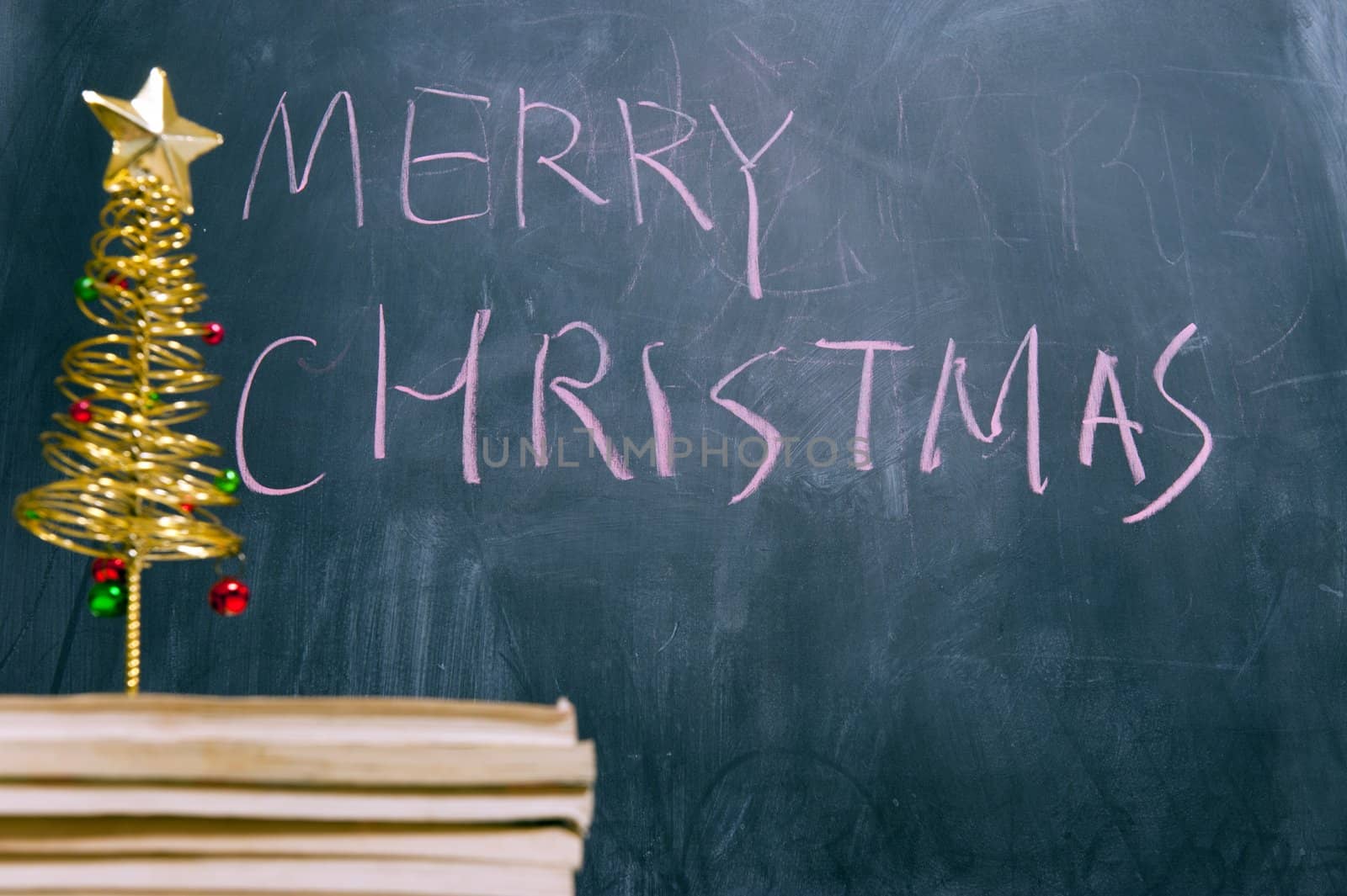 Chalkboard writing - Merry Christmas by raywoo