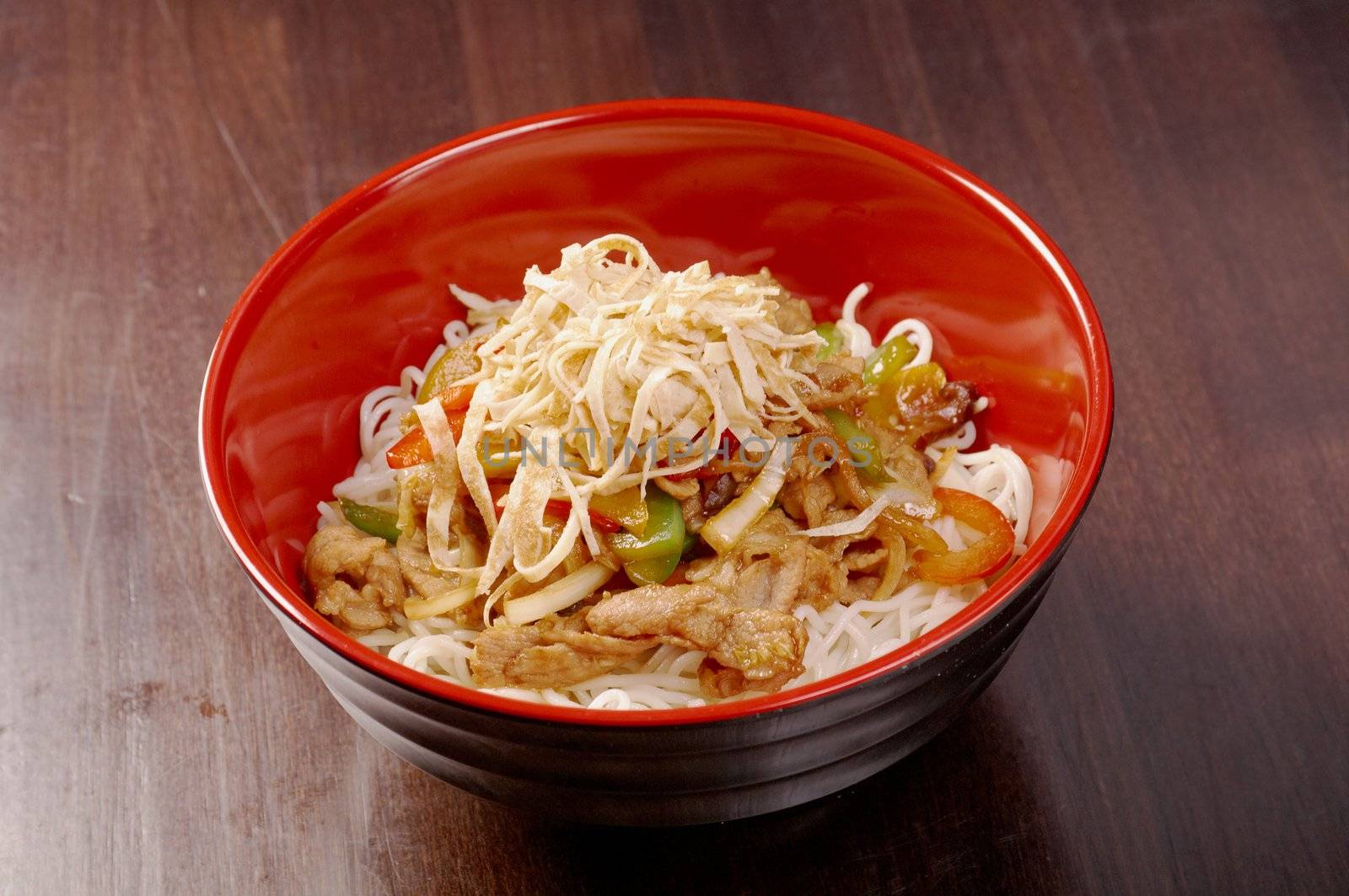 Noodles with pork and vegetable