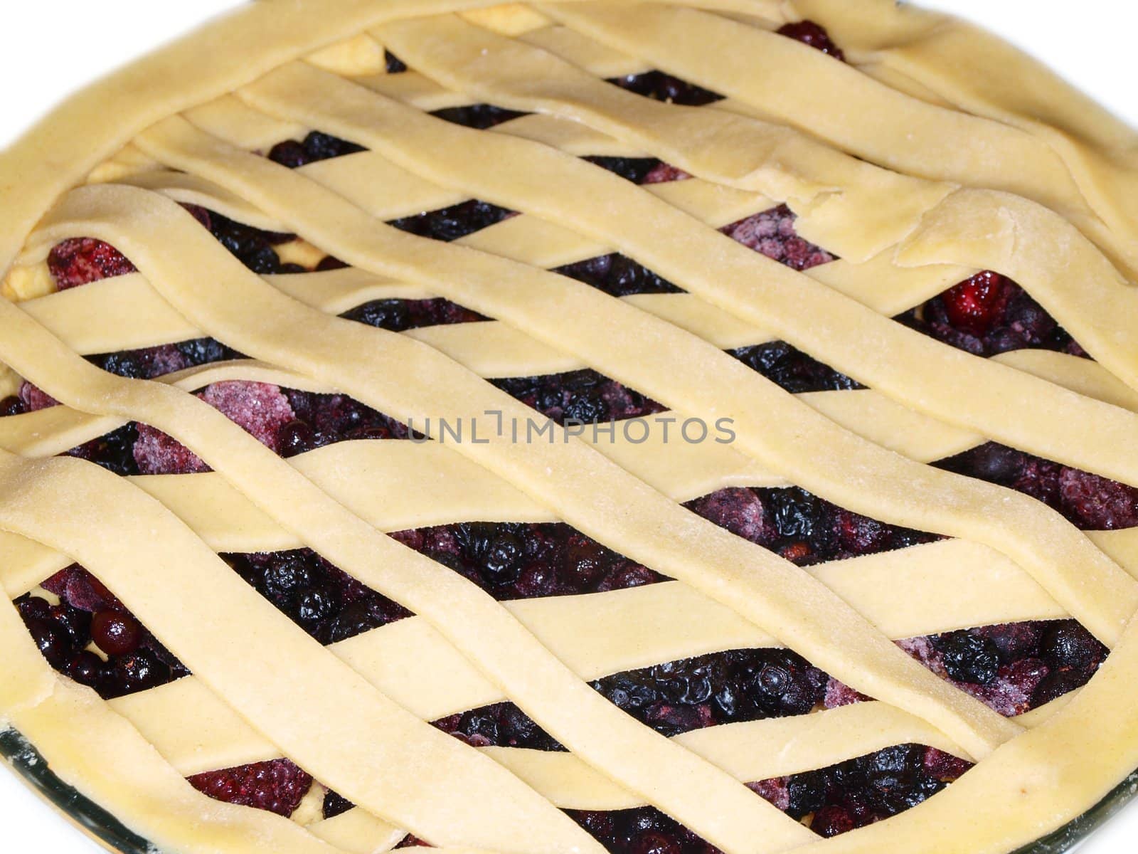 Fresh dark blue berry pie by Arvebettum