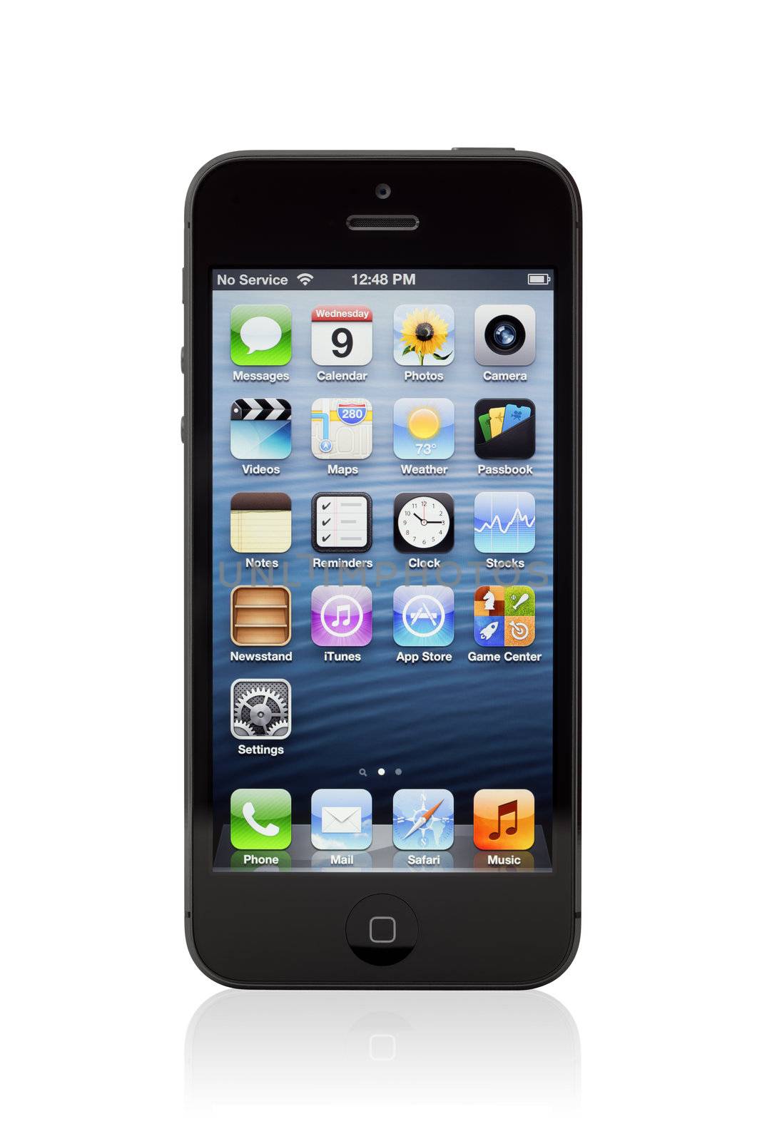 New Black Apple iPhone 5 by bloomua